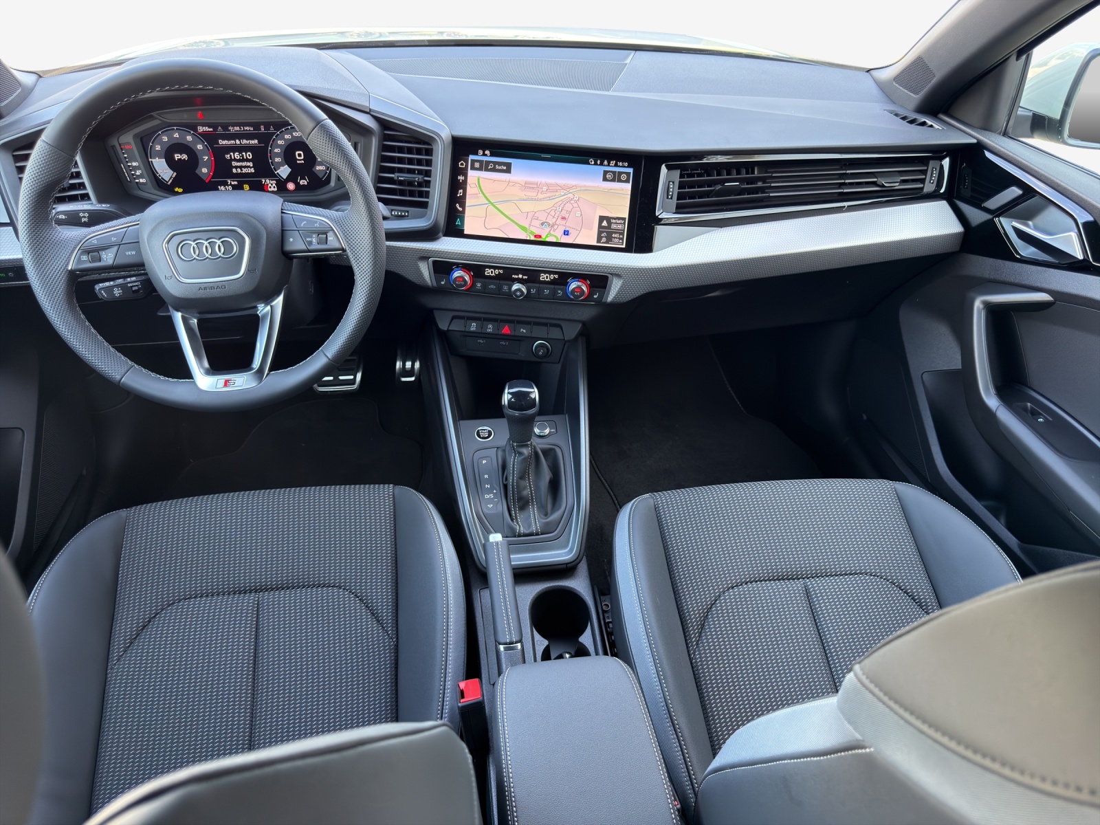 AUDI A1 Sportback 30 TFSI Attraction S-tronic-image-8
