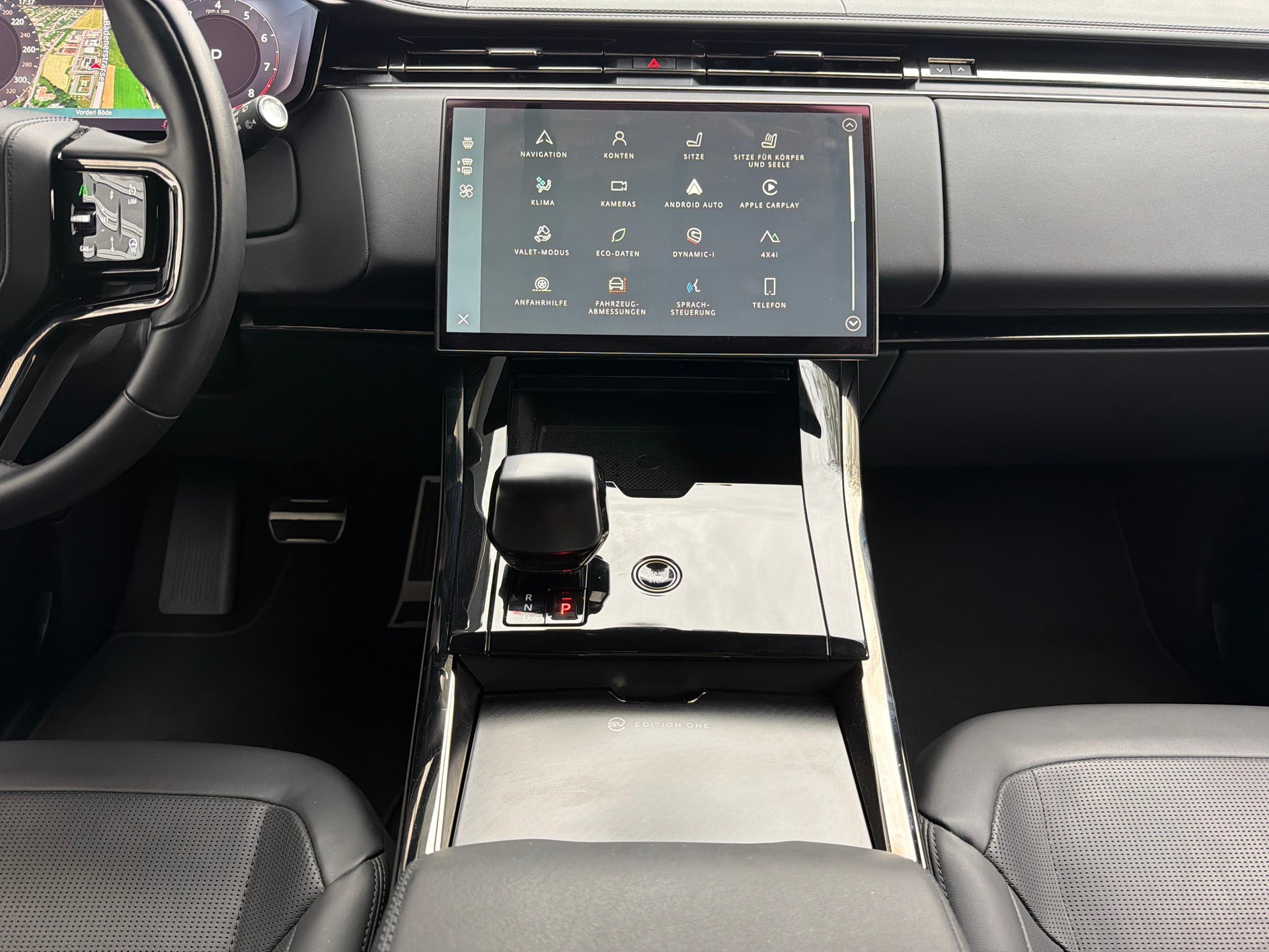 LAND ROVER Range Rover Sport 4.4 V8 SV Edition One 635PS-image-14