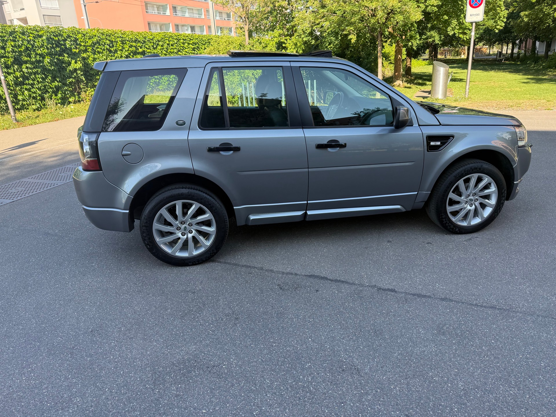 LAND ROVER Freelander 2.2 SD4 S Automatic-image-8