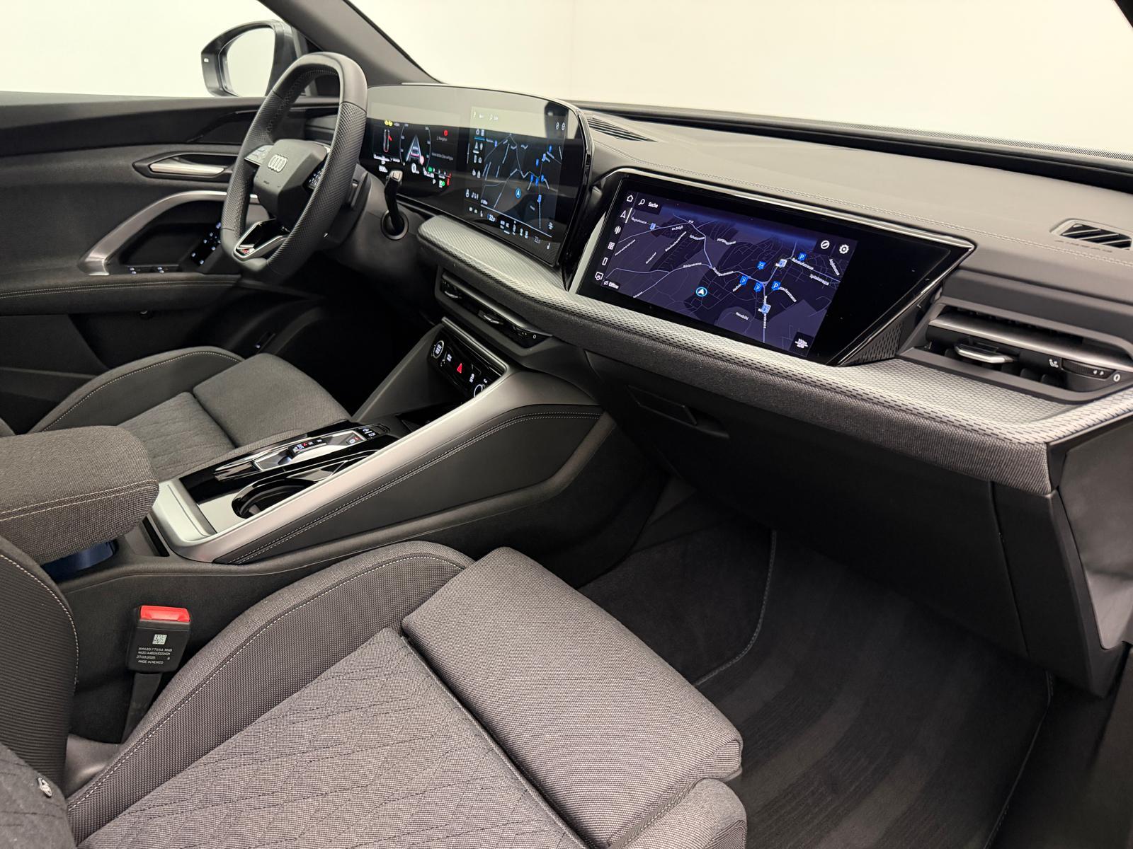 AUDI Q5 SUV 2.0 TDI quattro S-Tronic-image-11