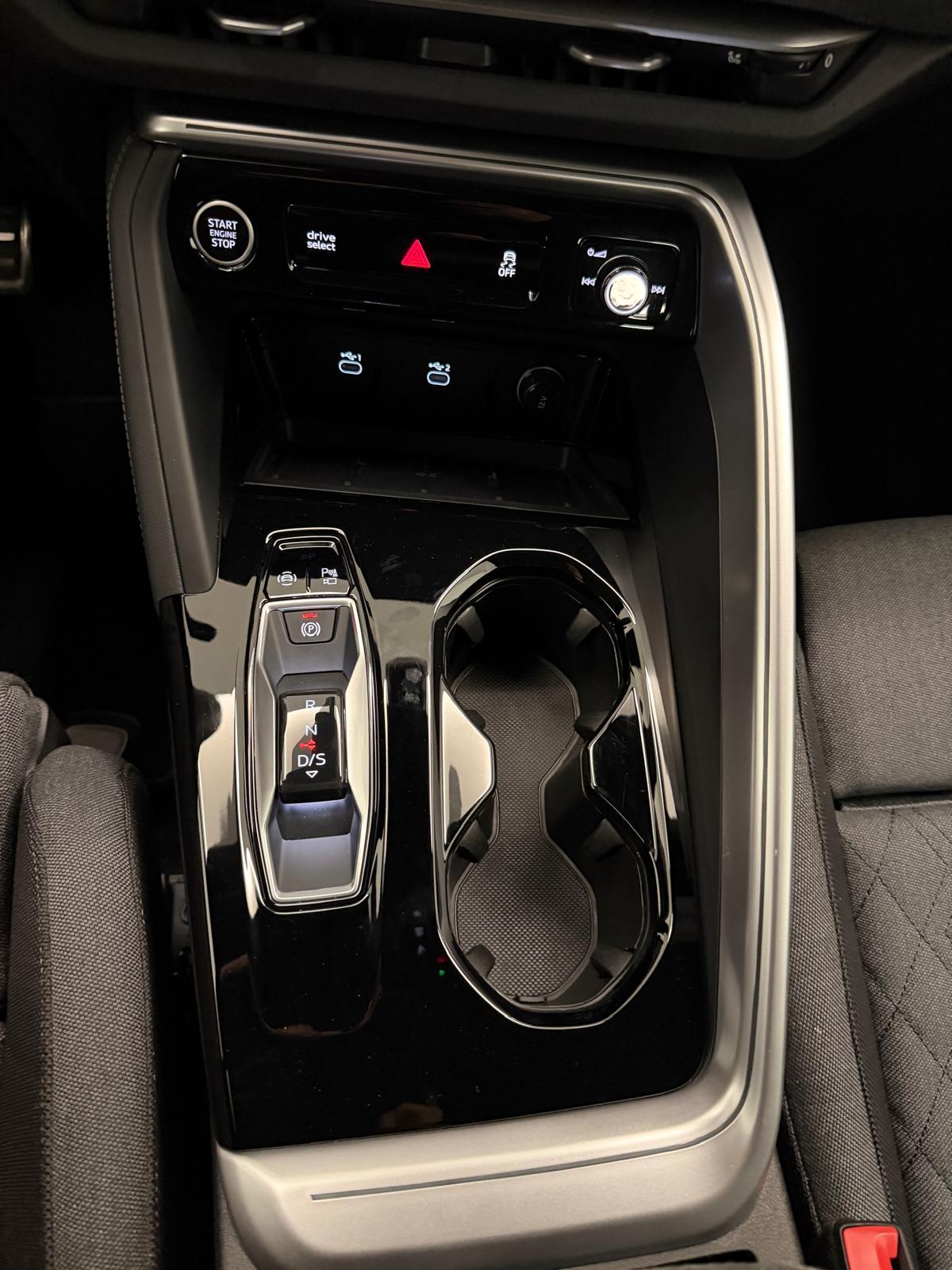 AUDI Q5 SUV 2.0 TDI quattro S-Tronic-image-20