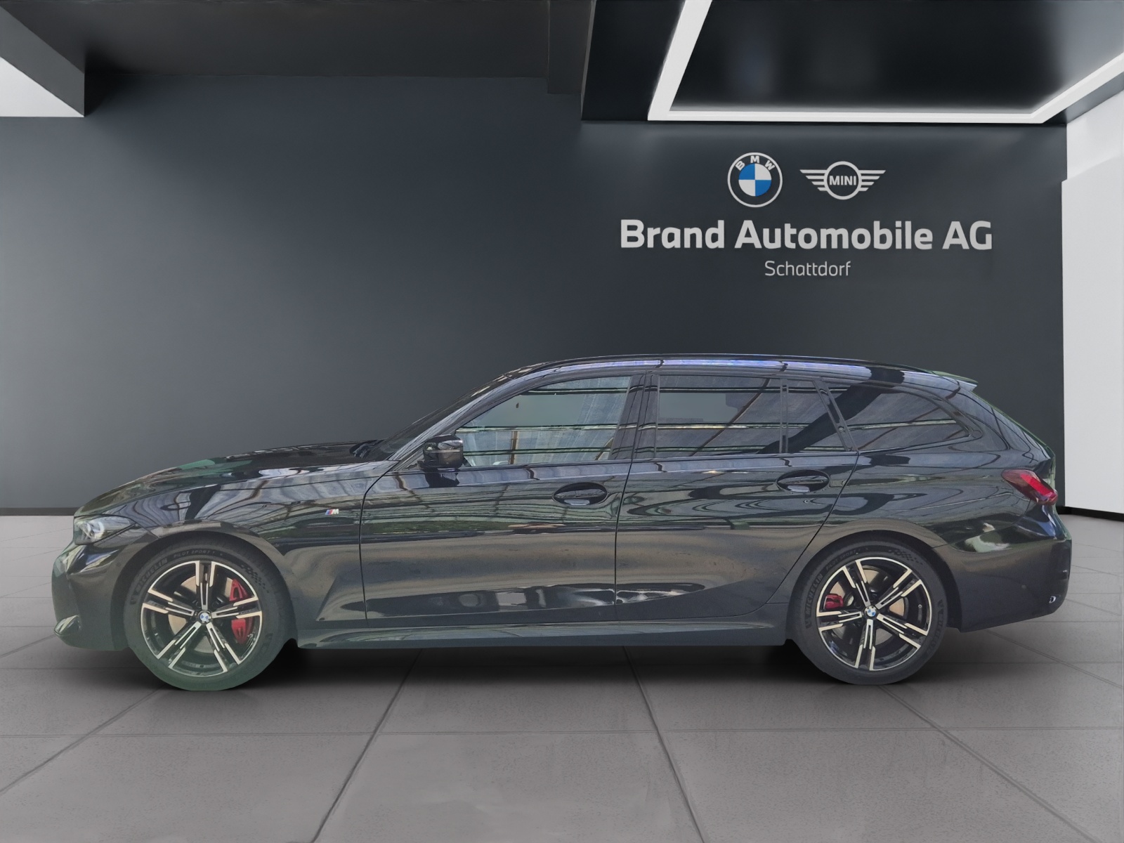 BMW 320d xDrive SAG Touring-image-1