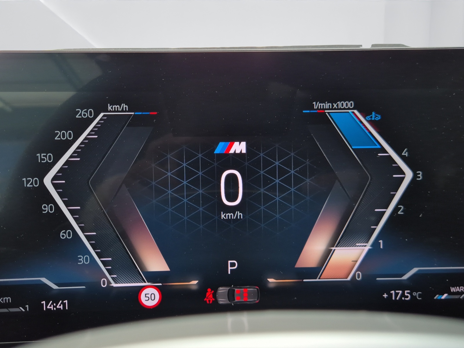 BMW 320d xDrive SAG Touring-image-18