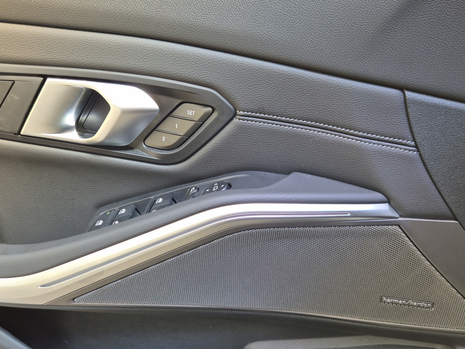 BMW 320d xDrive SAG Touring-image-19