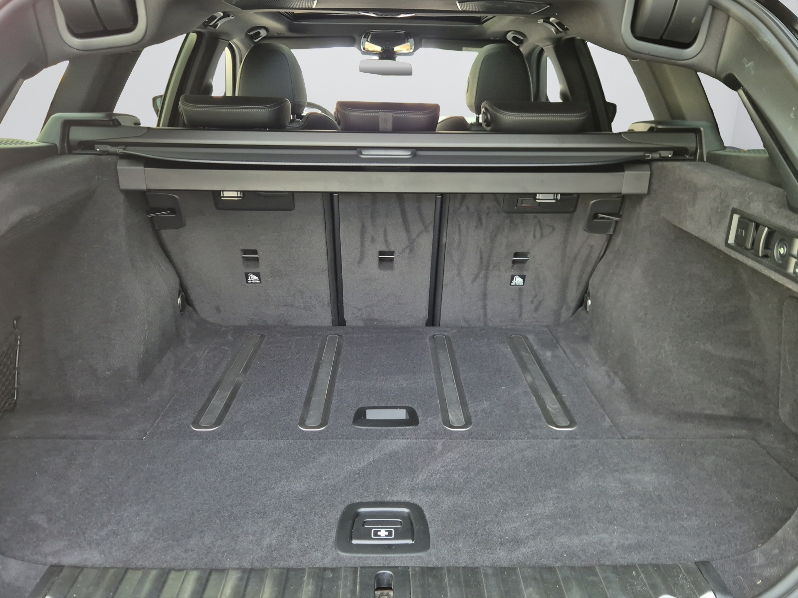 BMW 320d xDrive SAG Touring-image-12