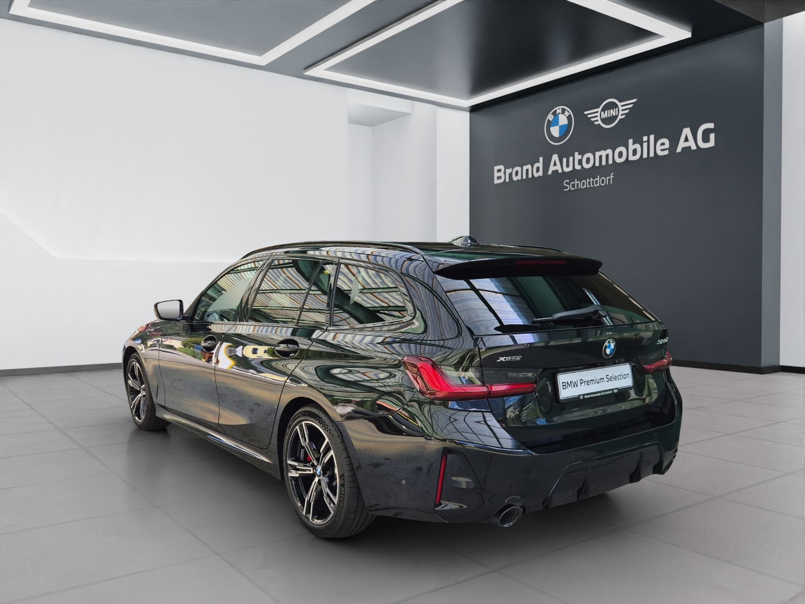 BMW 320d xDrive SAG Touring-image-2