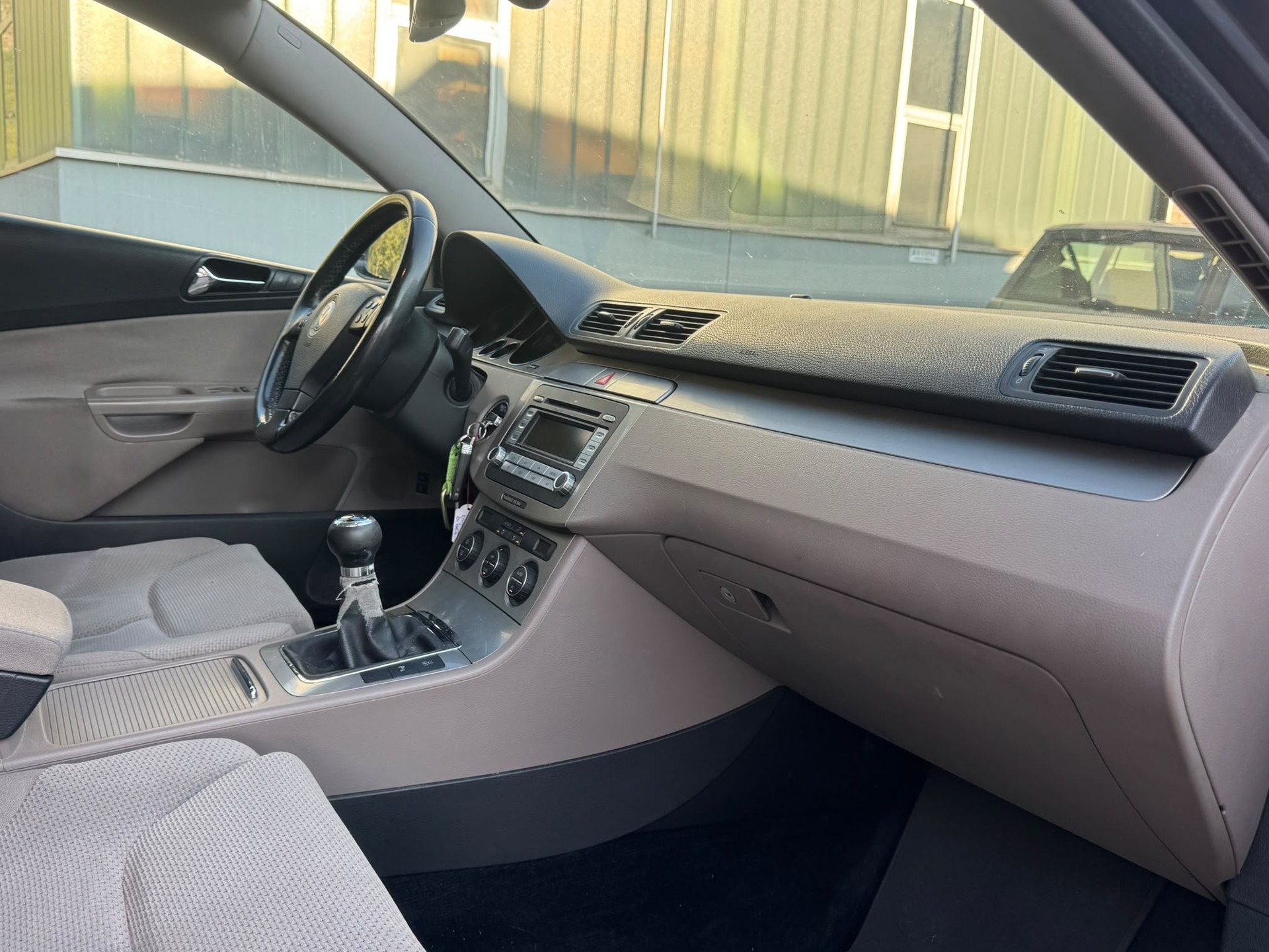 VW Passat Variant 2.0 TDI Comfortline 4Motion-image-3