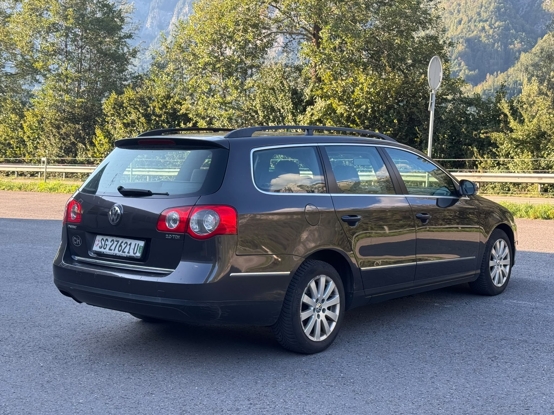 VW Passat Variant 2.0 TDI Comfortline 4Motion-image-11