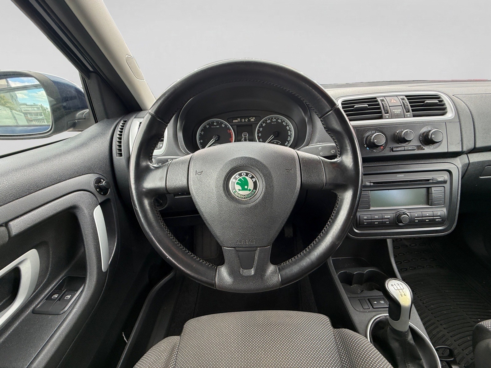 SKODA Fabia 1.6 Ambiente-image-10