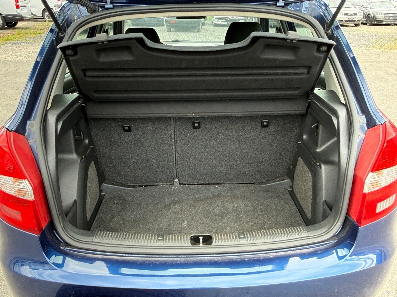 SKODA Fabia 1.6 Ambiente-image-12