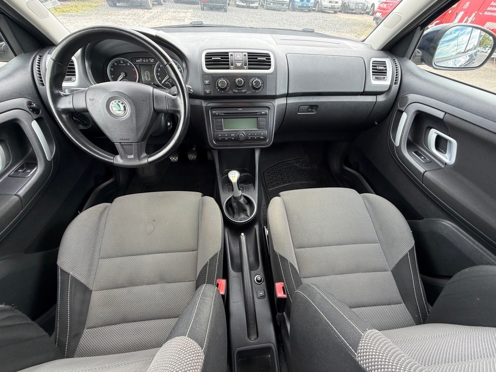 SKODA Fabia 1.6 Ambiente-image-9