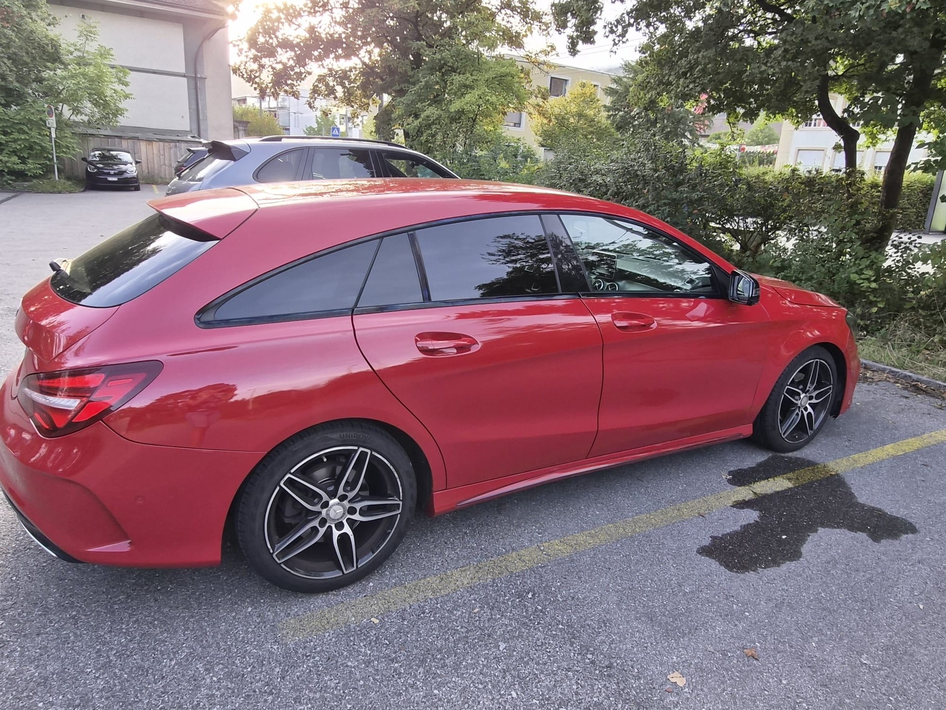 MERCEDES-BENZ CLA Shooting Brake 200 d Swiss Star Ed. 4M 7G-DCT-image-2