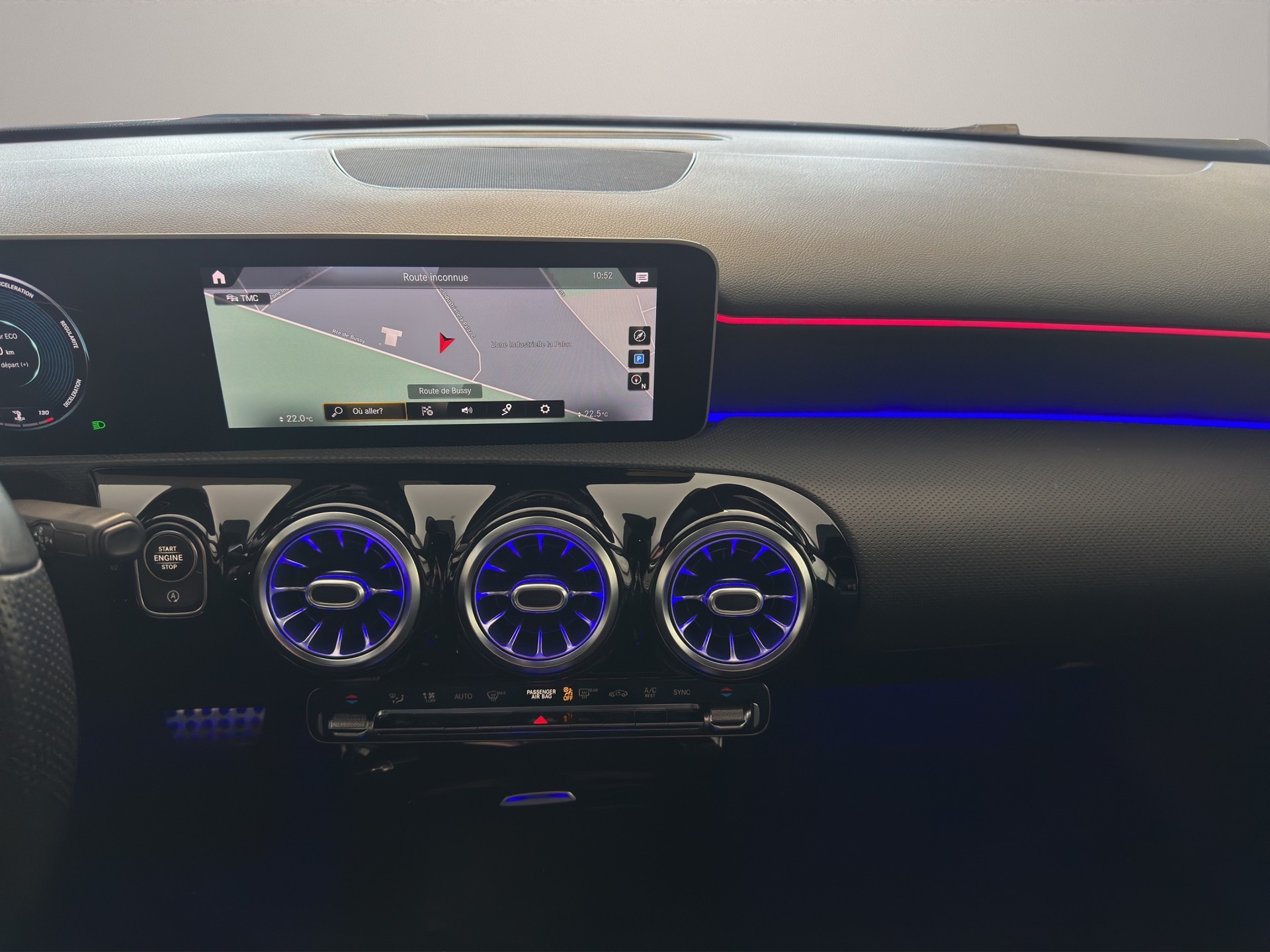 MERCEDES-BENZ A 250 AMG Line 7G-DCT-image-14
