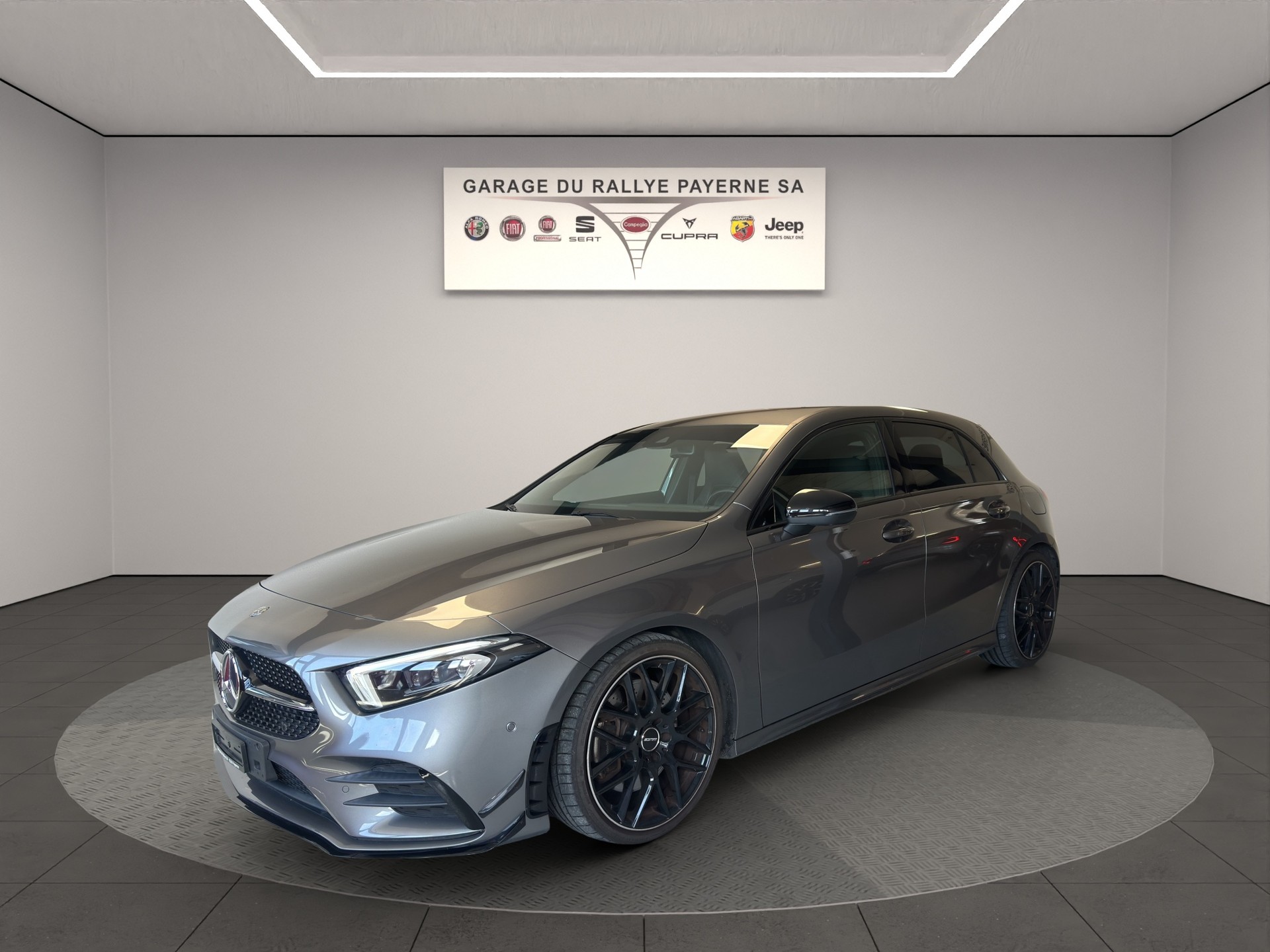 MERCEDES-BENZ A 250 AMG Line 7G-DCT-image-1