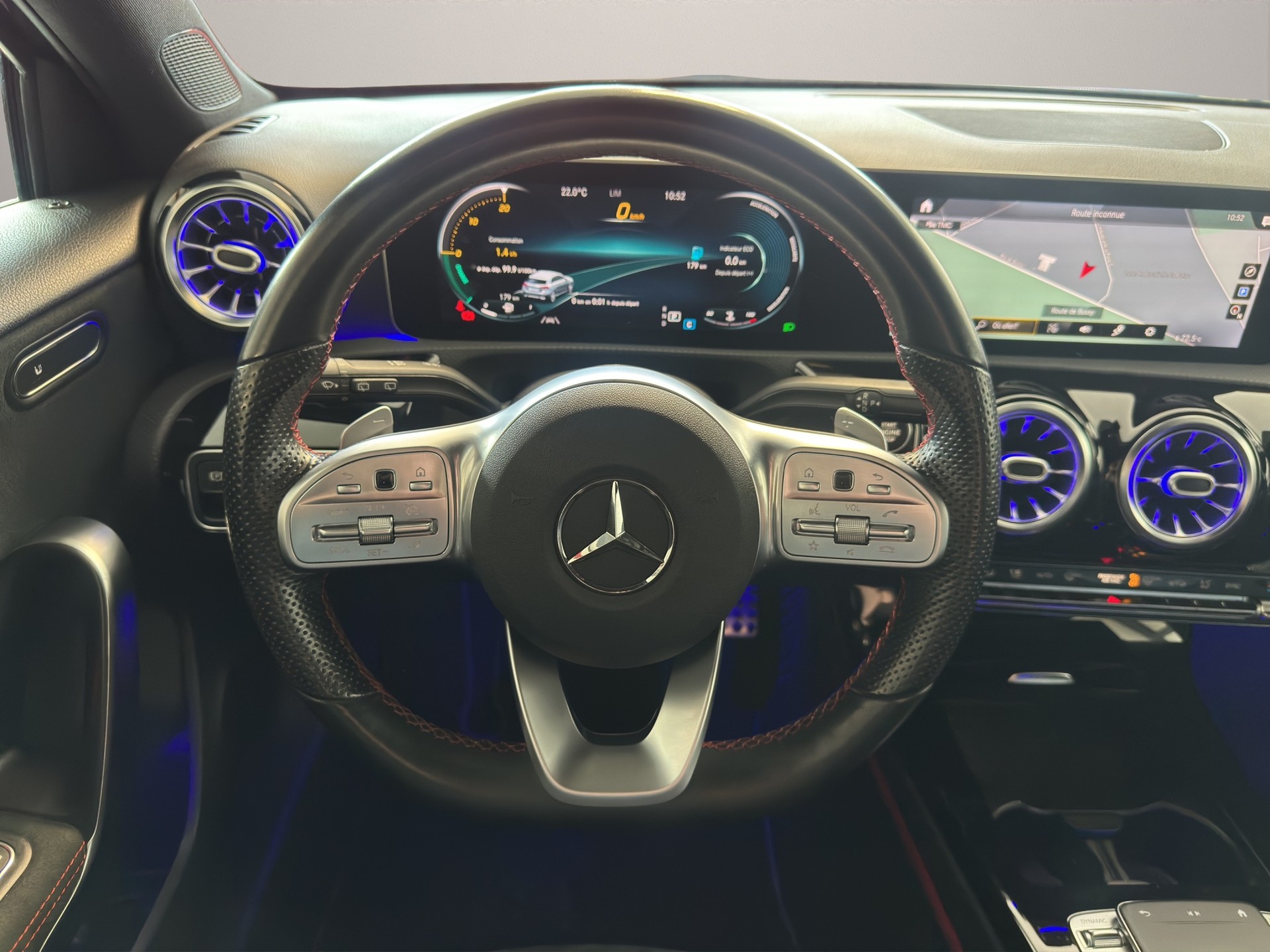 MERCEDES-BENZ A 250 AMG Line 7G-DCT-image-12
