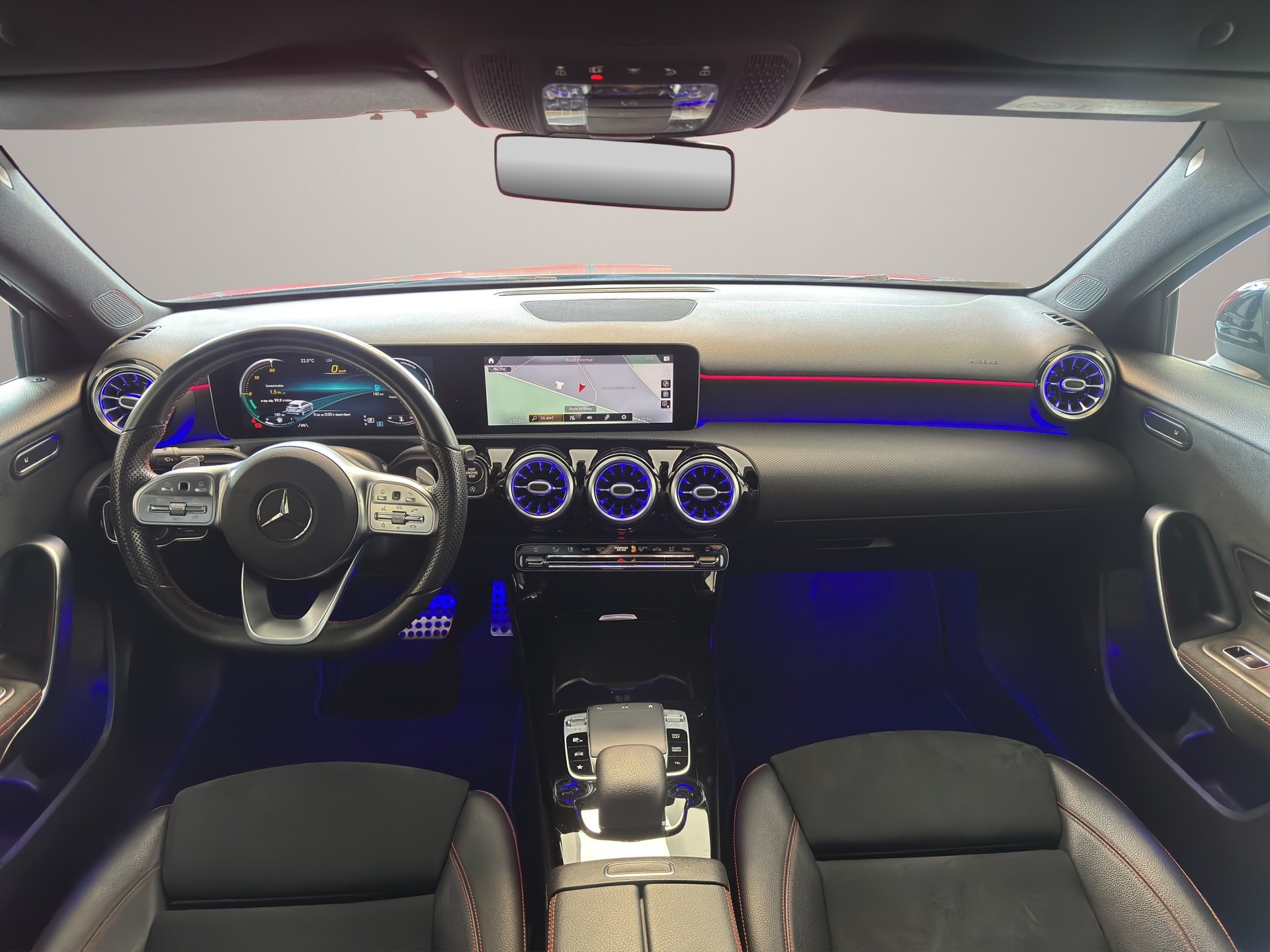 MERCEDES-BENZ A 250 AMG Line 7G-DCT-image-11