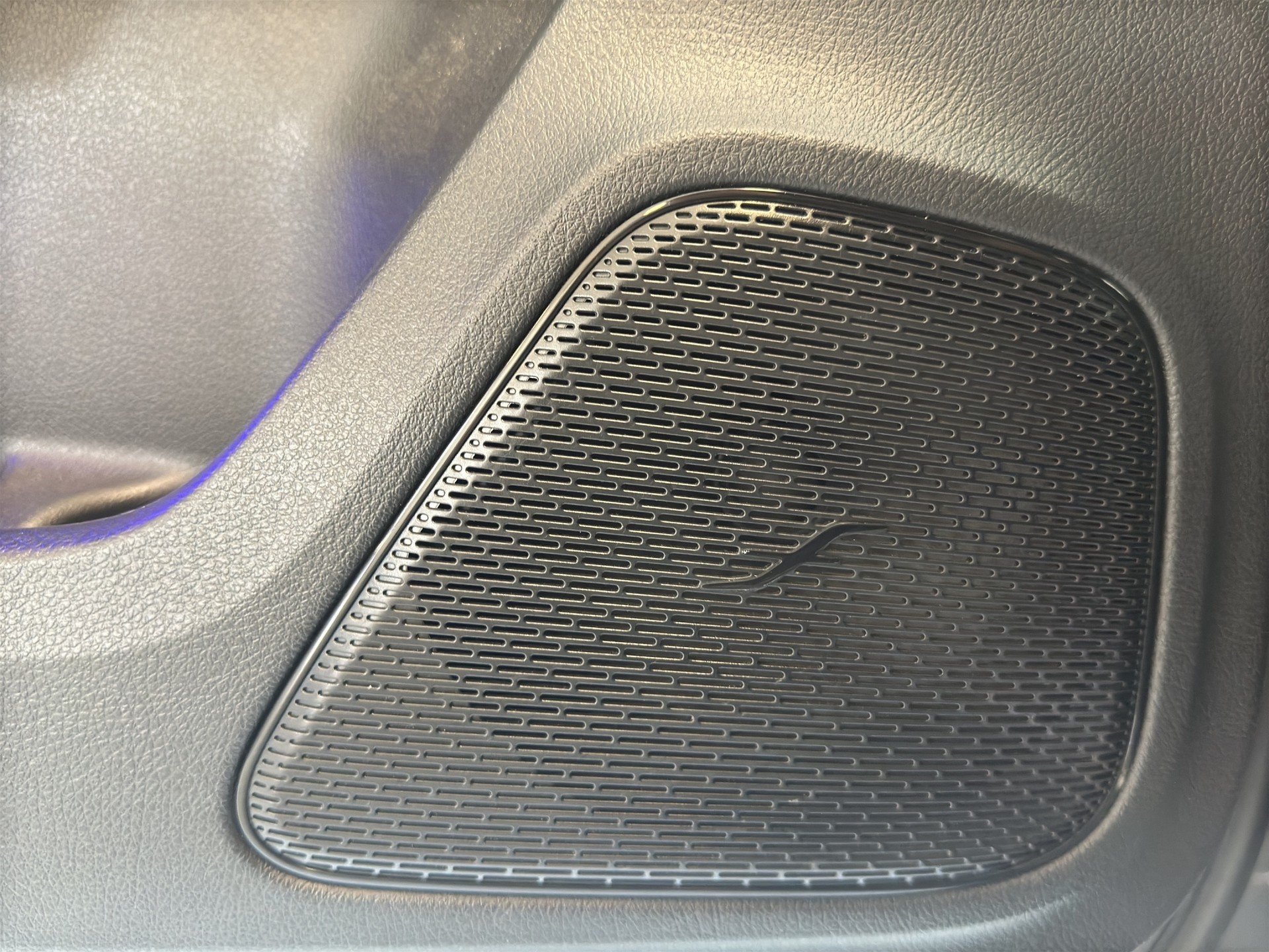MERCEDES-BENZ A 250 AMG Line 7G-DCT-image-18