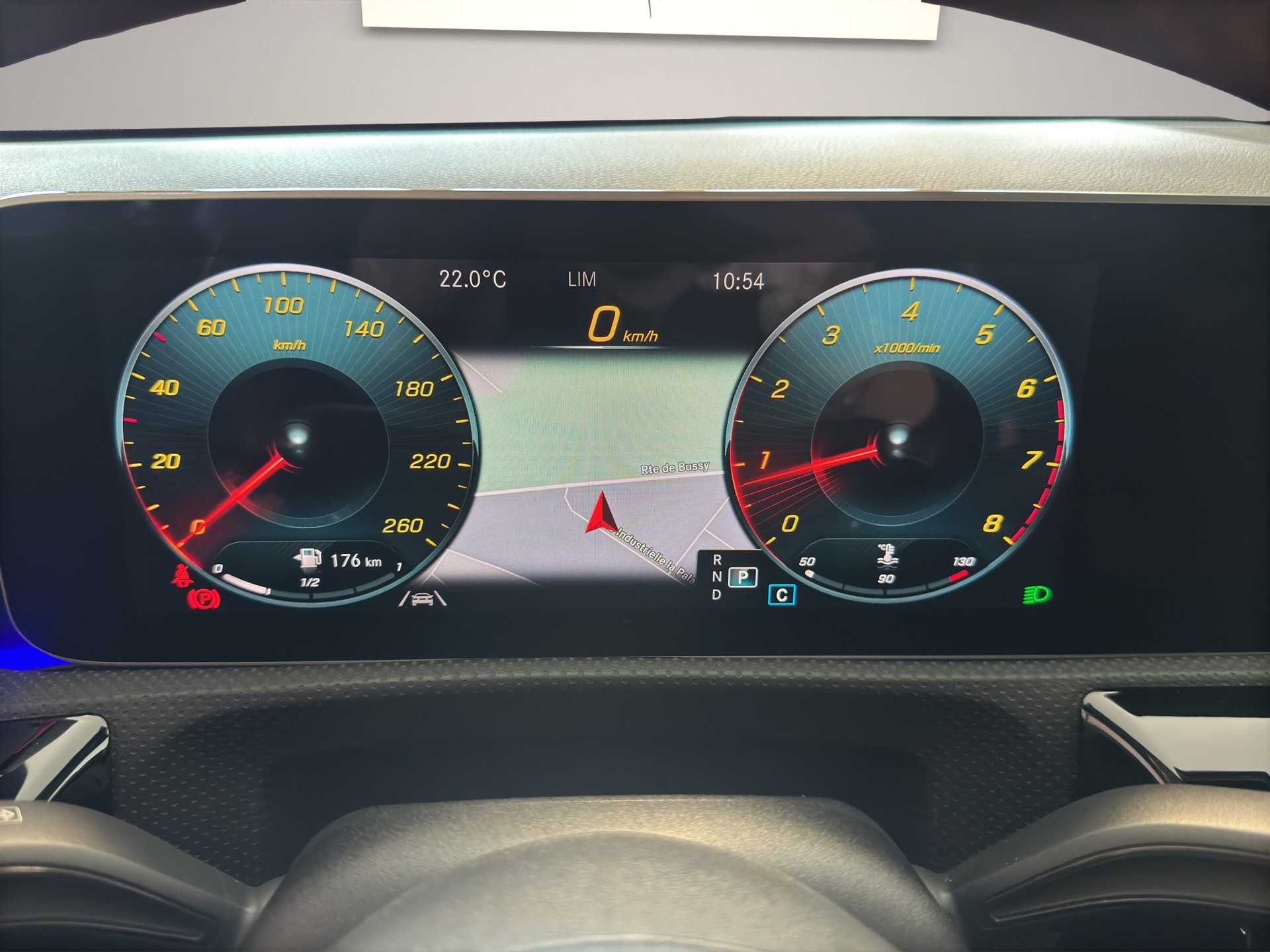 MERCEDES-BENZ A 250 AMG Line 7G-DCT-image-13