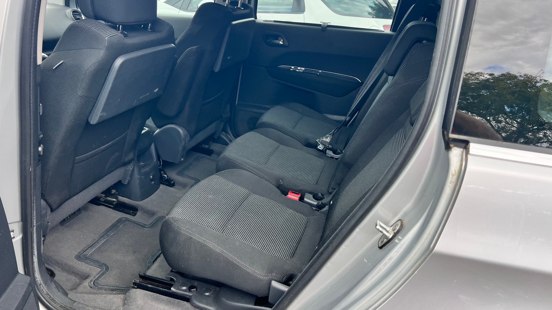 PEUGEOT 5008 1.6 16V VTI Business-image-6