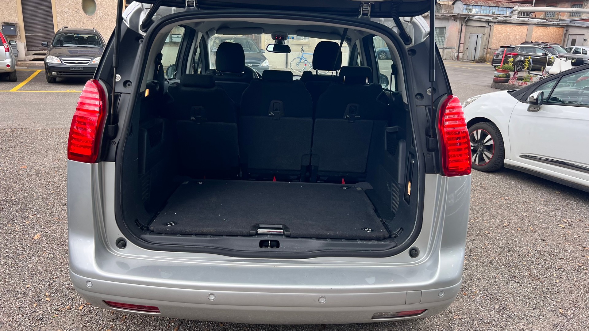 PEUGEOT 5008 1.6 16V VTI Business-image-7