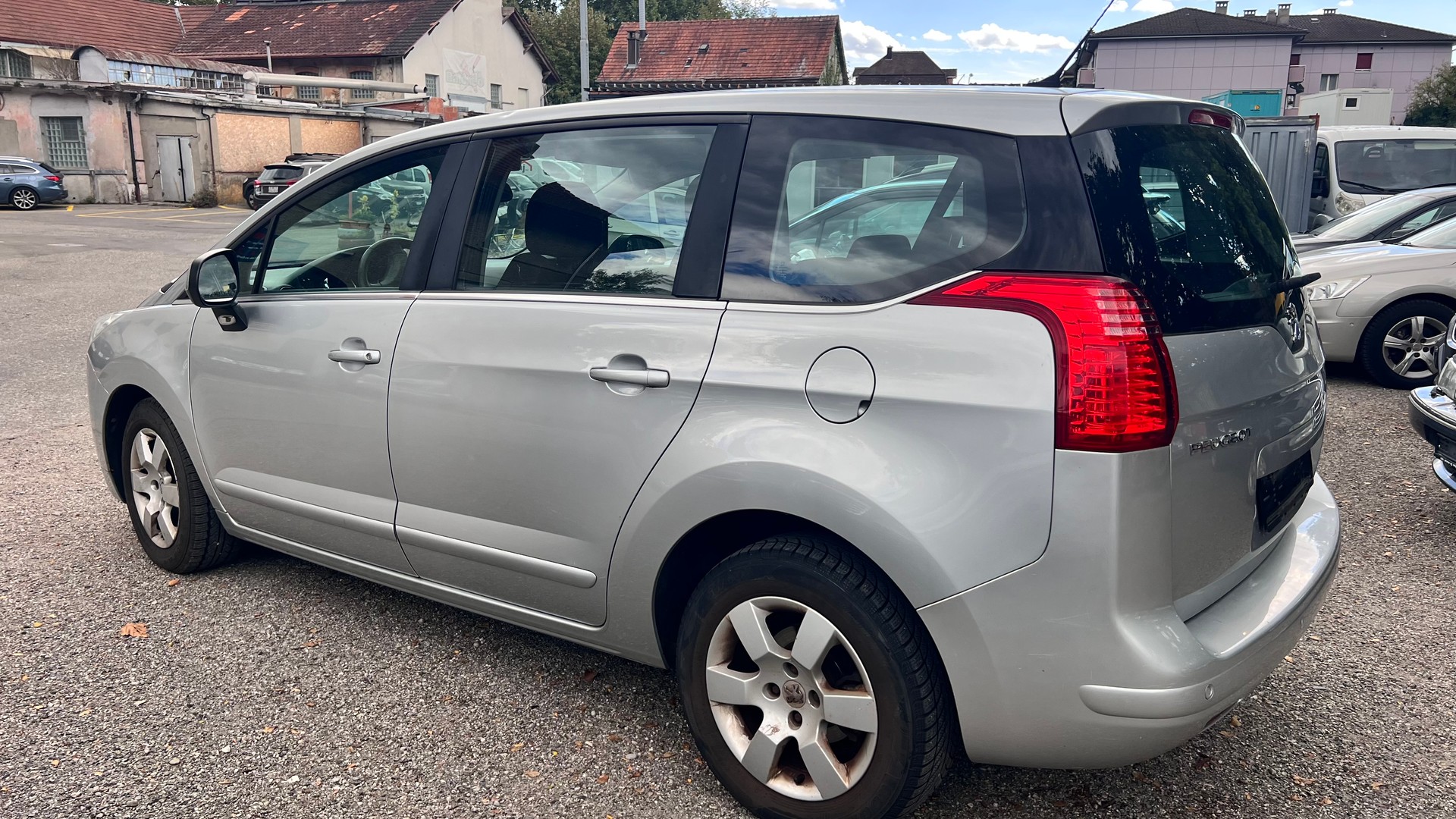 PEUGEOT 5008 1.6 16V VTI Business-image-4