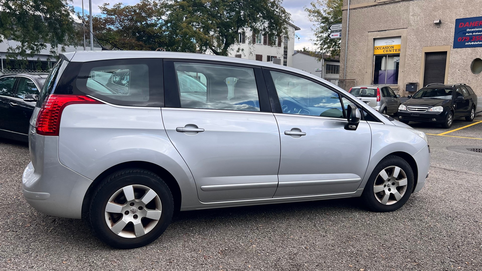 PEUGEOT 5008 1.6 16V VTI Business-image-2
