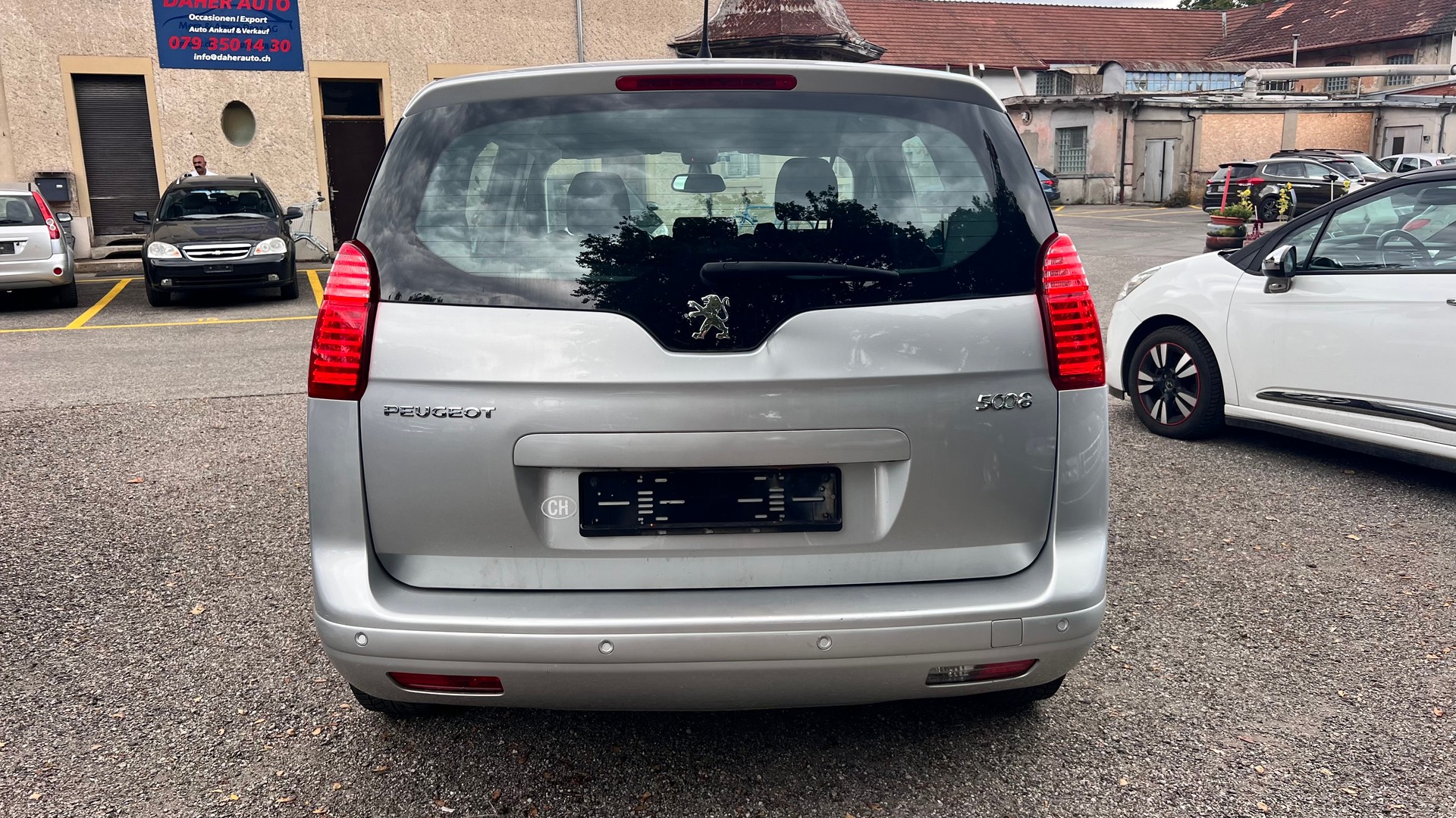 PEUGEOT 5008 1.6 16V VTI Business-image-3