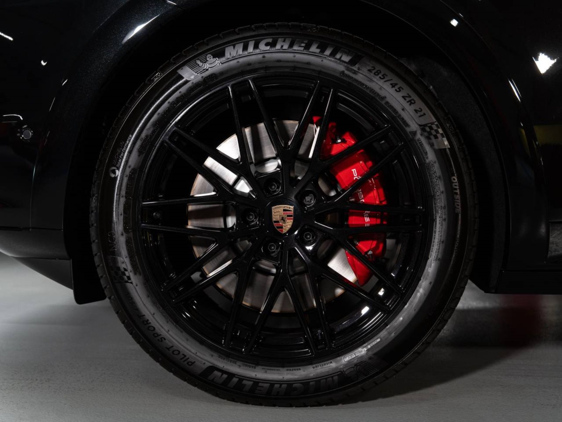 PORSCHE Cayenne GTS Coupé-image-26