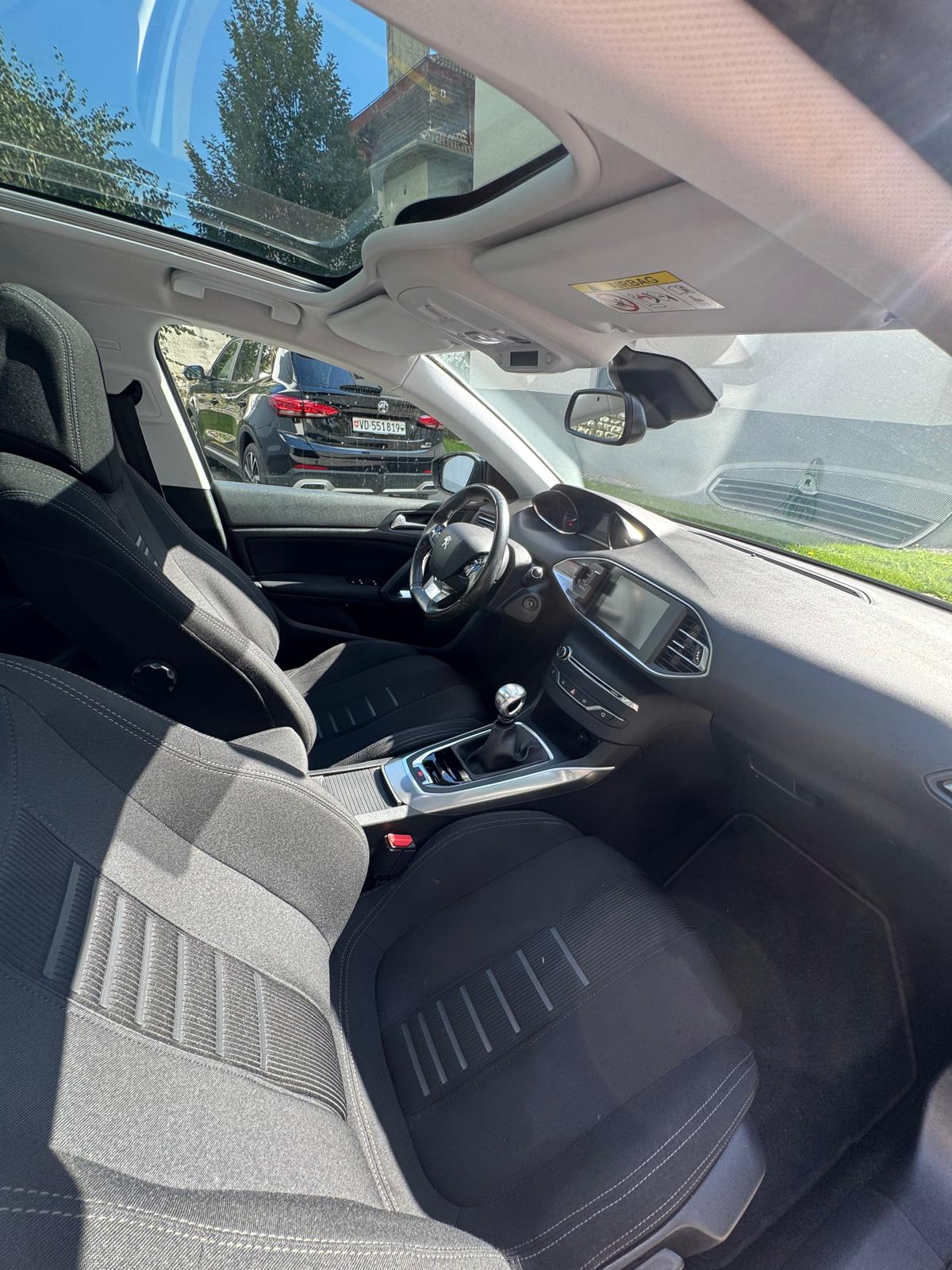 PEUGEOT 1.6 THP 155 Allure-image-1
