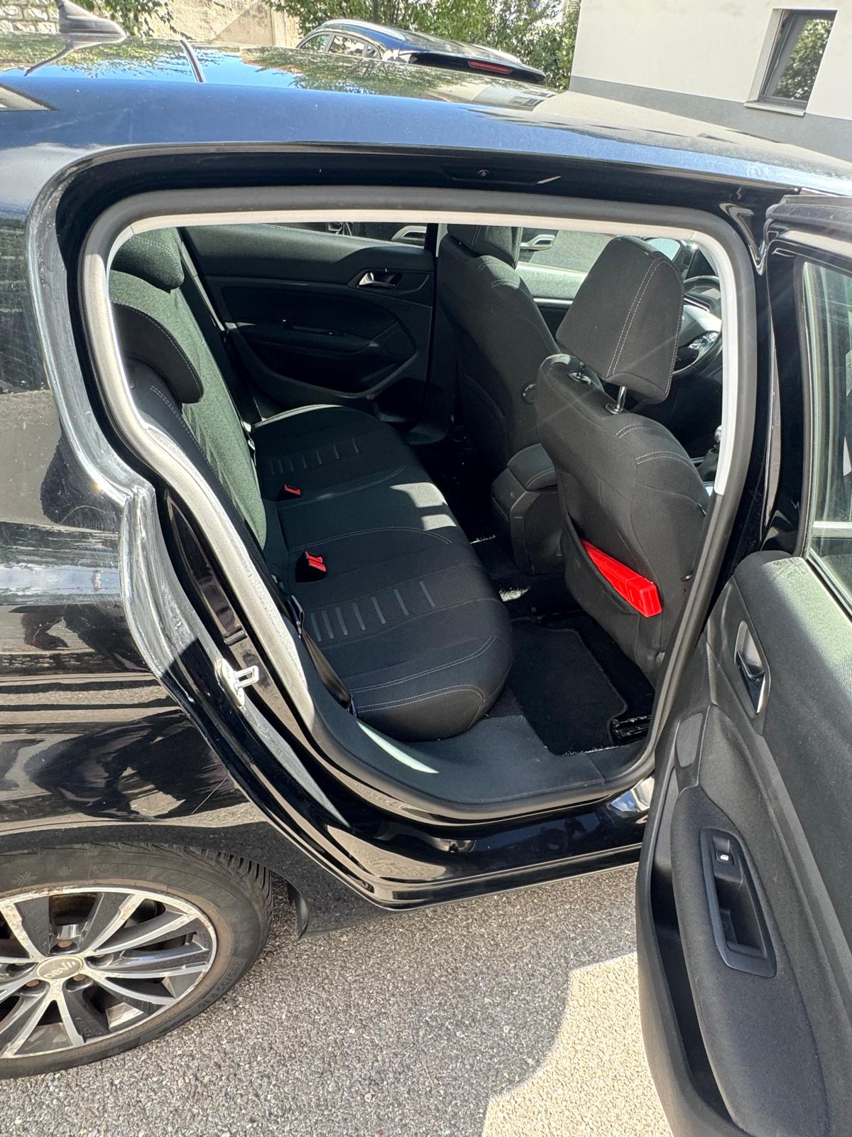 PEUGEOT 1.6 THP 155 Allure-image-4
