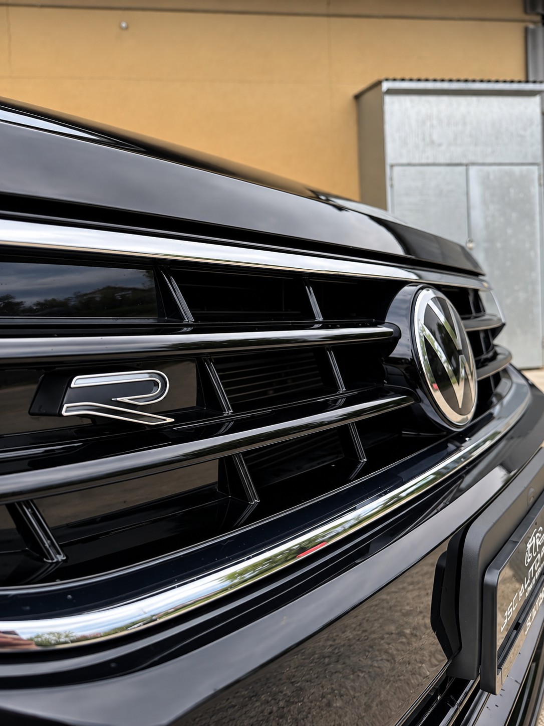 VW Tiguan 2.0TSI R-Line 4Motion DSG-image-5