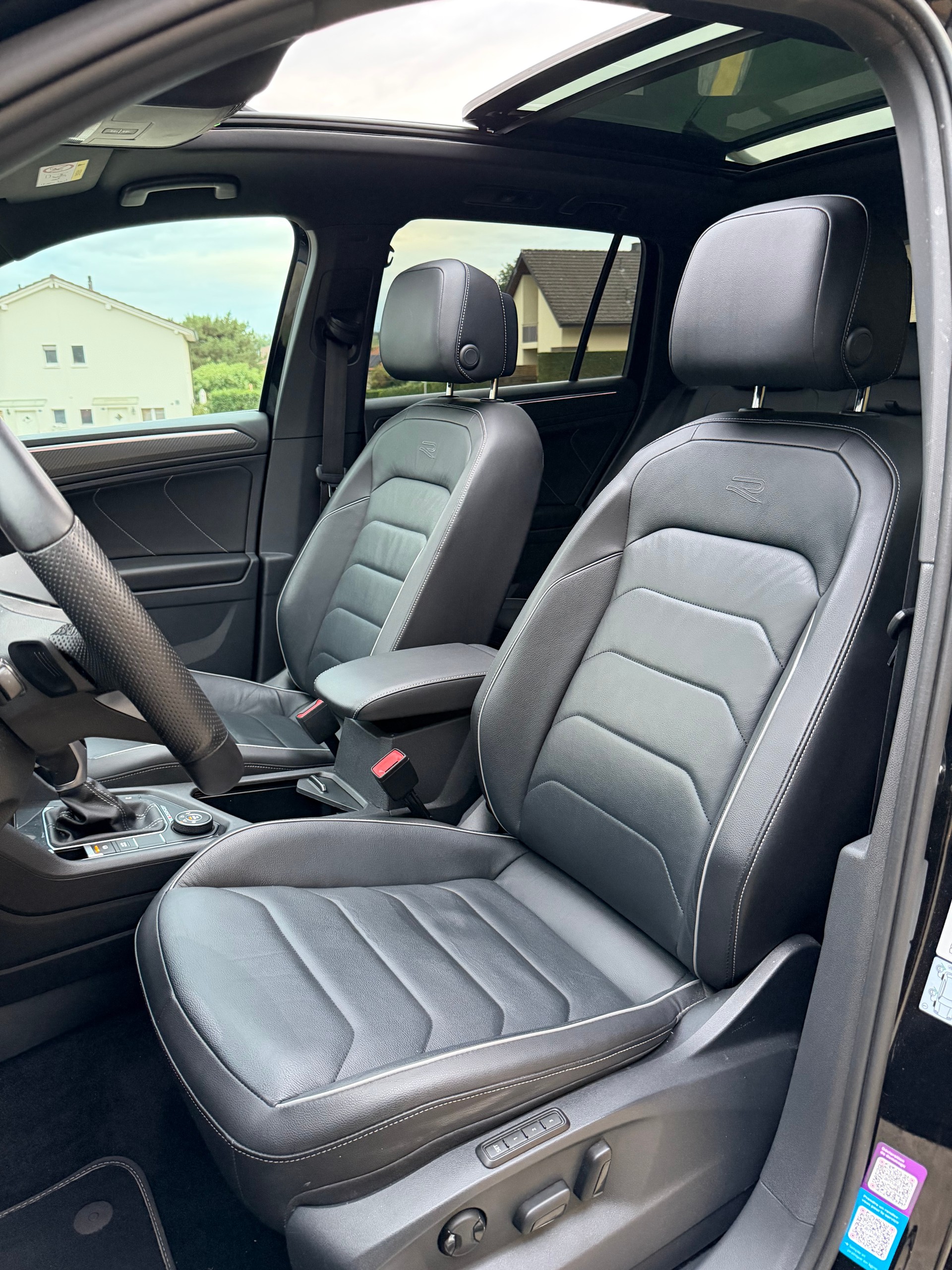VW Tiguan 2.0TSI R-Line 4Motion DSG-image-9