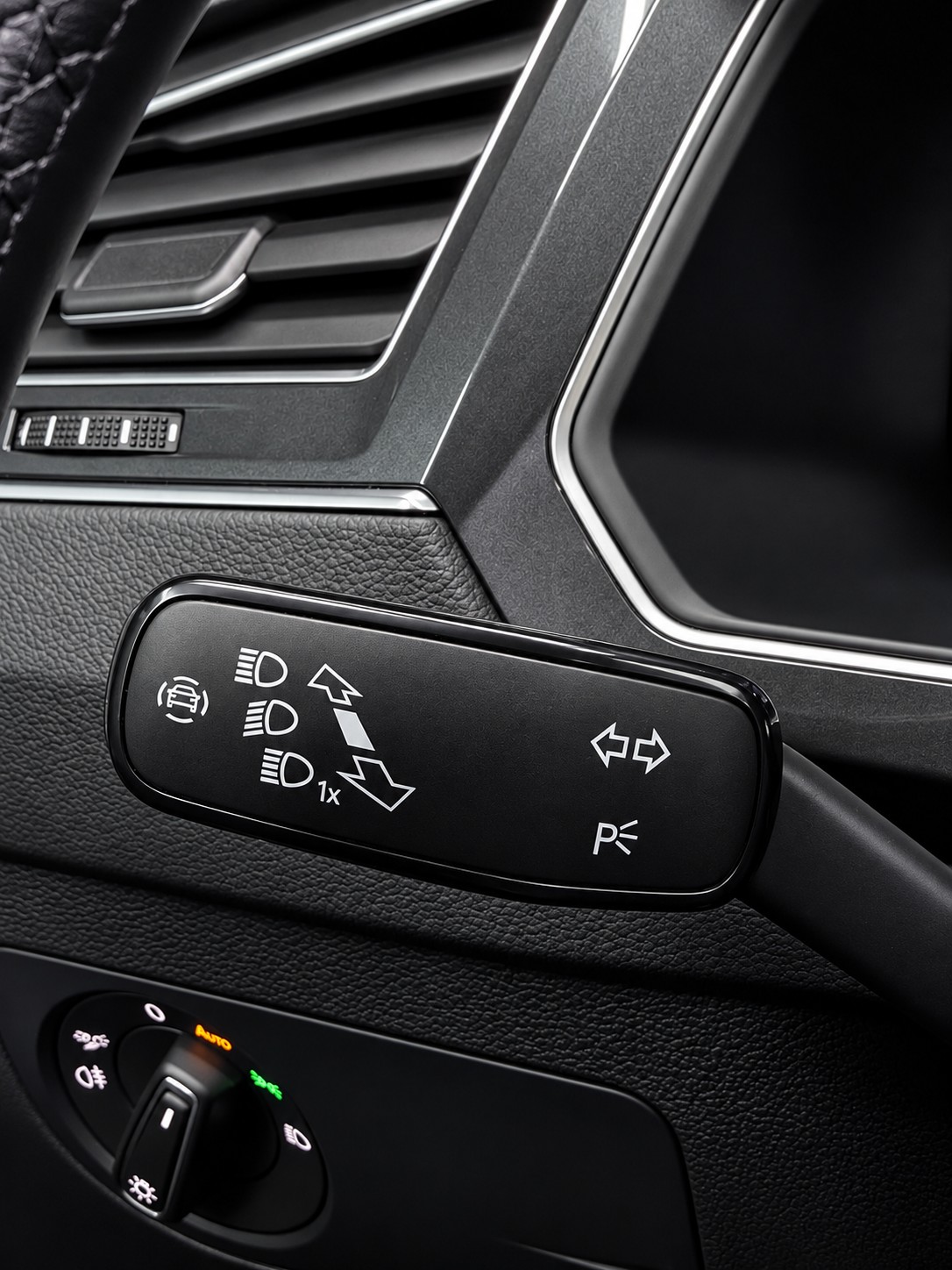 VW Tiguan 2.0TSI R-Line 4Motion DSG-image-22