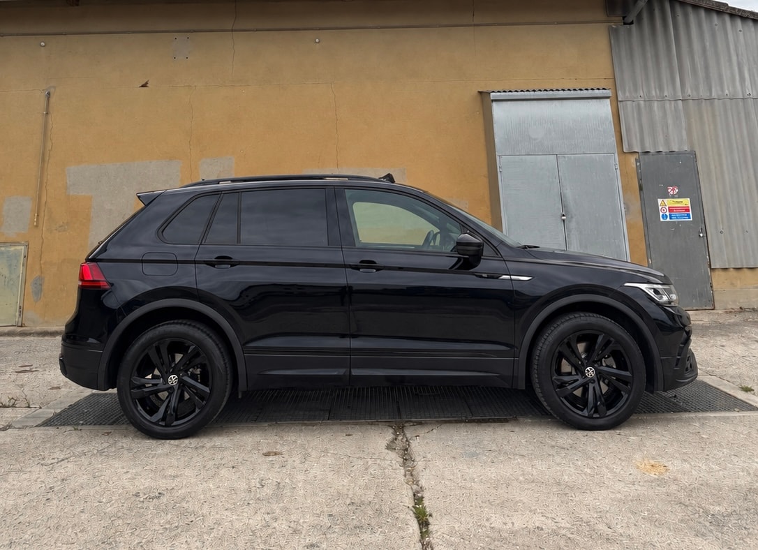 VW Tiguan 2.0TSI R-Line 4Motion DSG-image-2