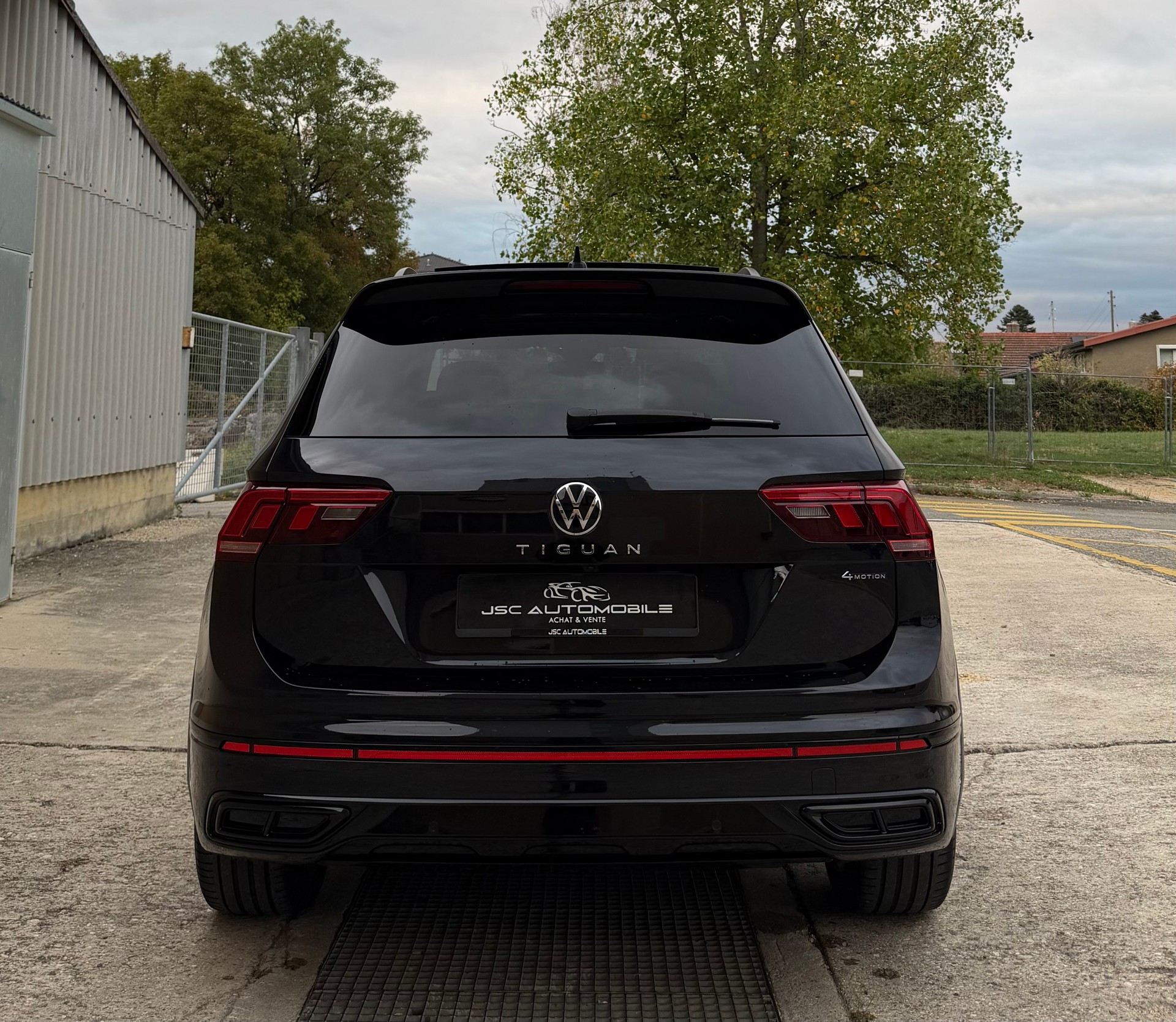 VW Tiguan 2.0TSI R-Line 4Motion DSG-image-4