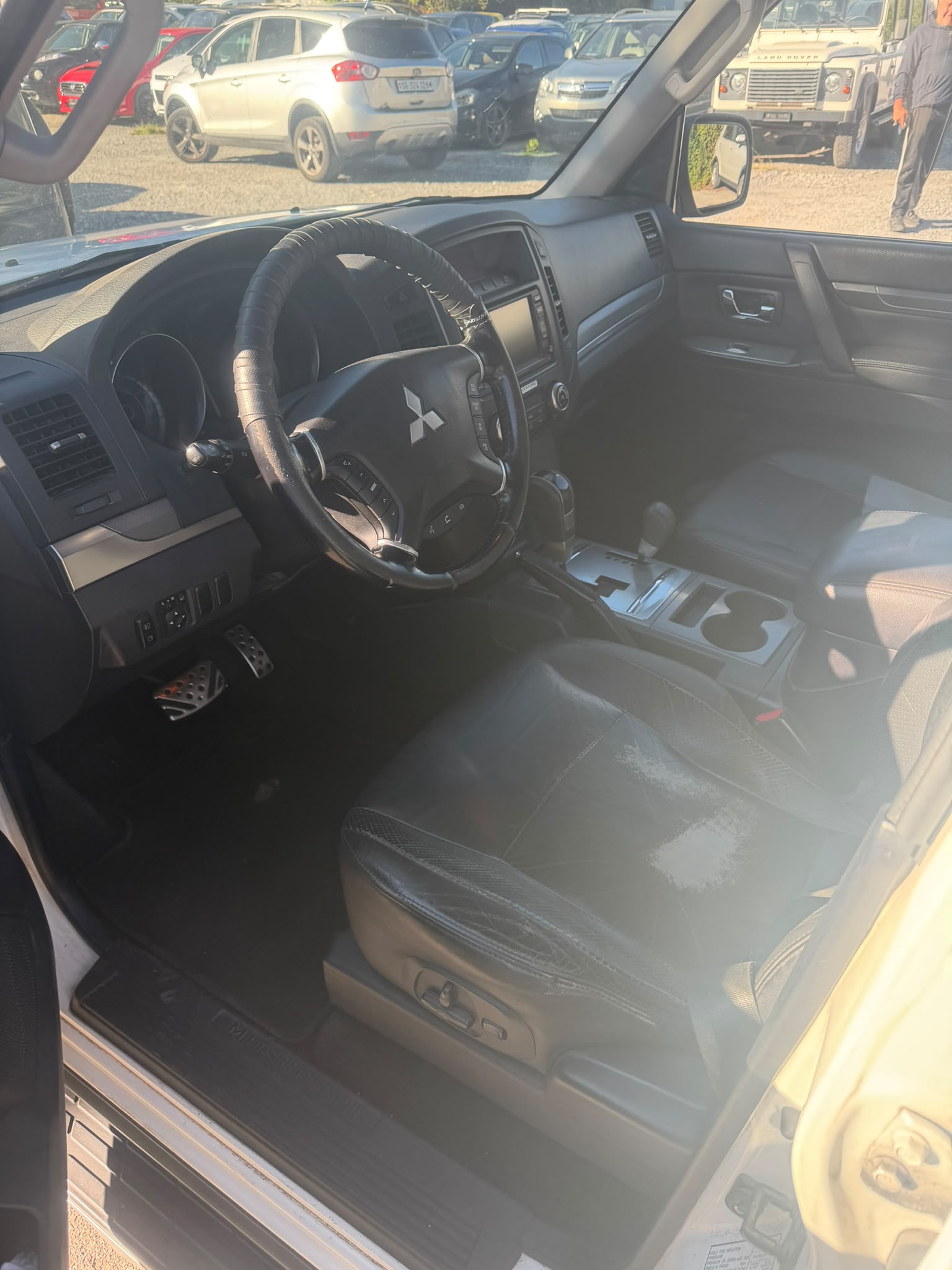 MITSUBISHI Pajero 3.2 DI-D Automatic-image-7