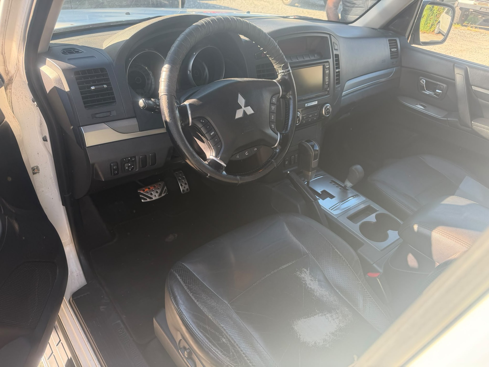 MITSUBISHI Pajero 3.2 DI-D Automatic-image-6