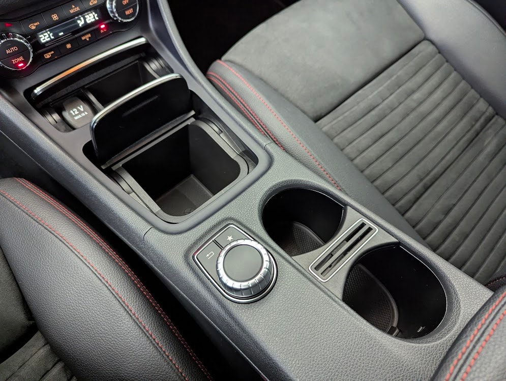 MERCEDES-BENZ GLA 220 d AMG Line 4Matic 7G-DCT*CH-AUTO HARMAN/KARDON NAVI CAM VOLL-LED KEYLESS MEMORY ELEKTR.HECK*-image-24