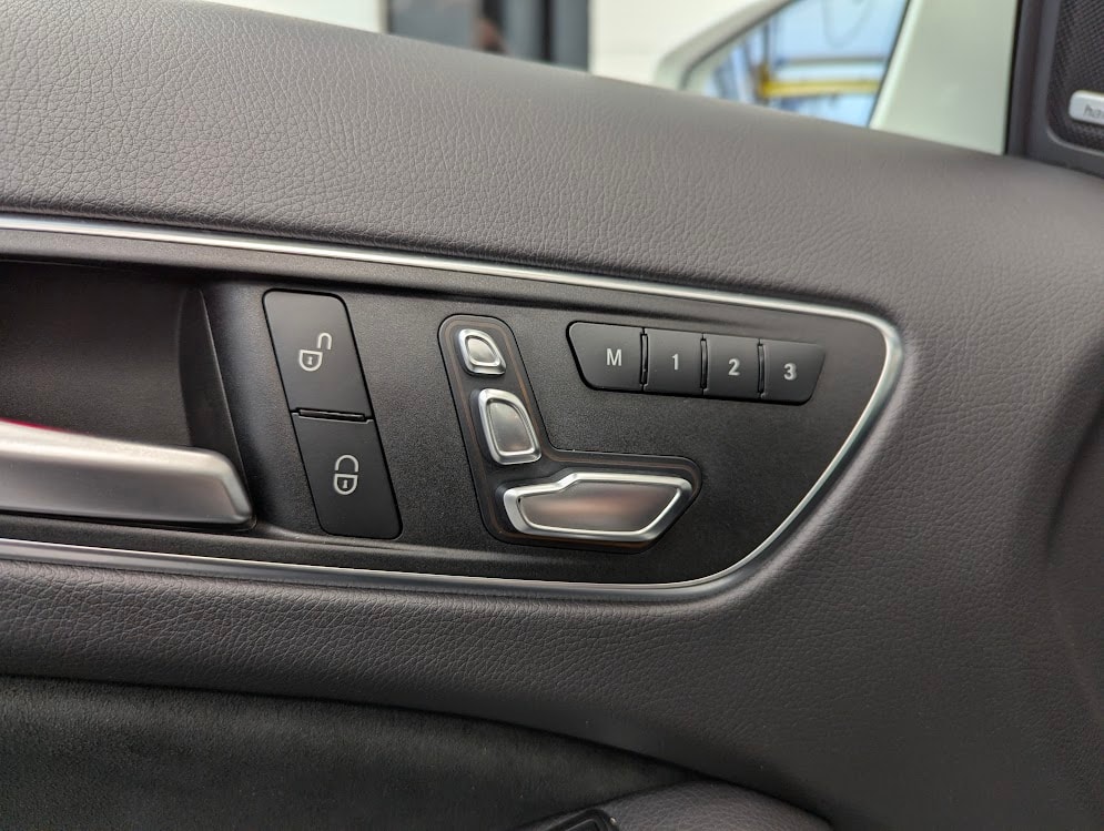 MERCEDES-BENZ GLA 220 d AMG Line 4Matic 7G-DCT*CH-AUTO HARMAN/KARDON NAVI CAM VOLL-LED KEYLESS MEMORY ELEKTR.HECK*-image-4