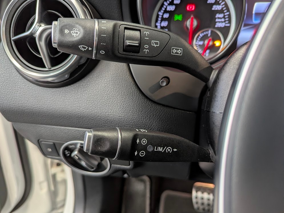 MERCEDES-BENZ GLA 220 d AMG Line 4Matic 7G-DCT*CH-AUTO HARMAN/KARDON NAVI CAM VOLL-LED KEYLESS MEMORY ELEKTR.HECK*-image-10