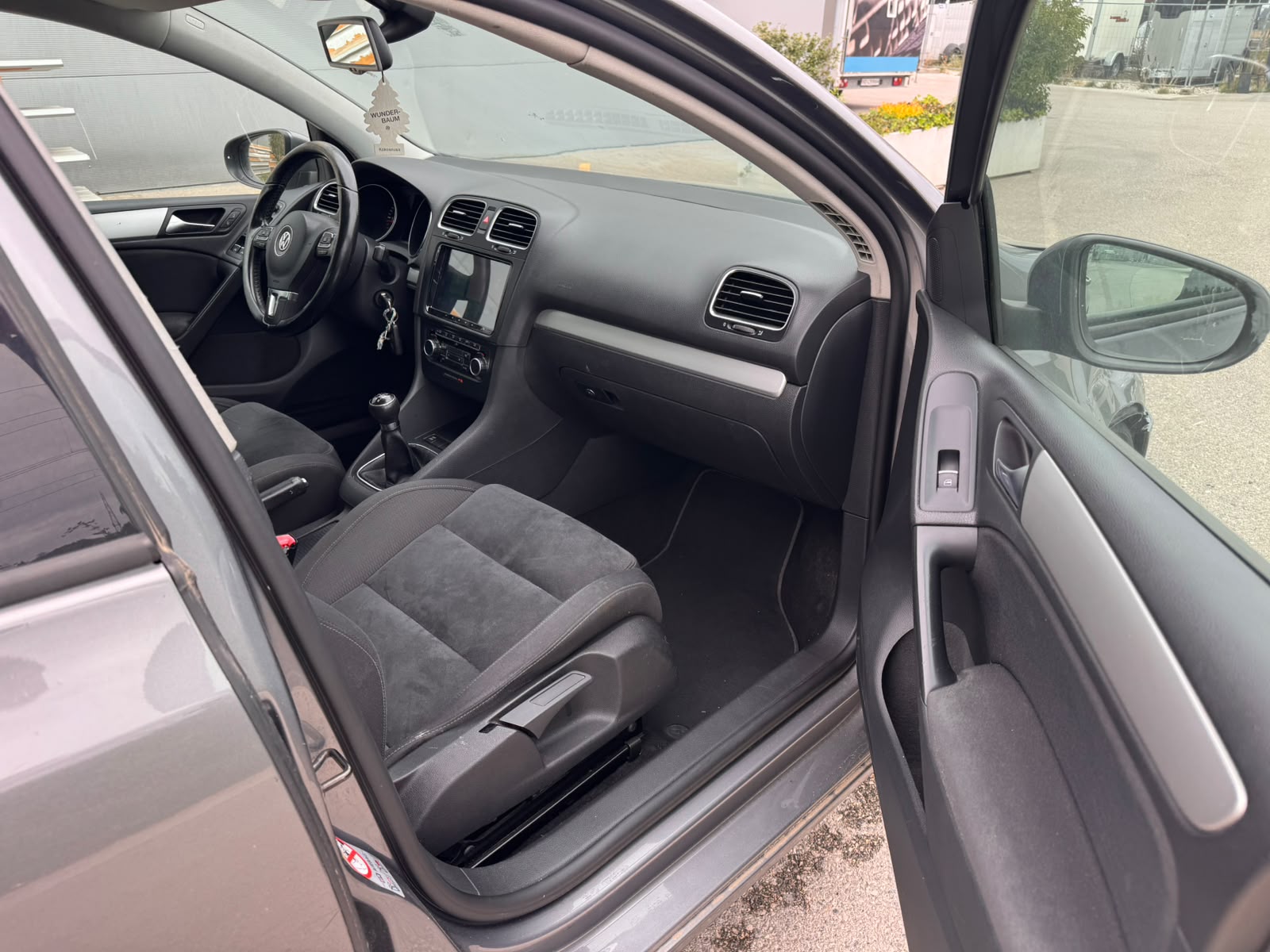 VW Golf 2.0 TDI Highline-image-24