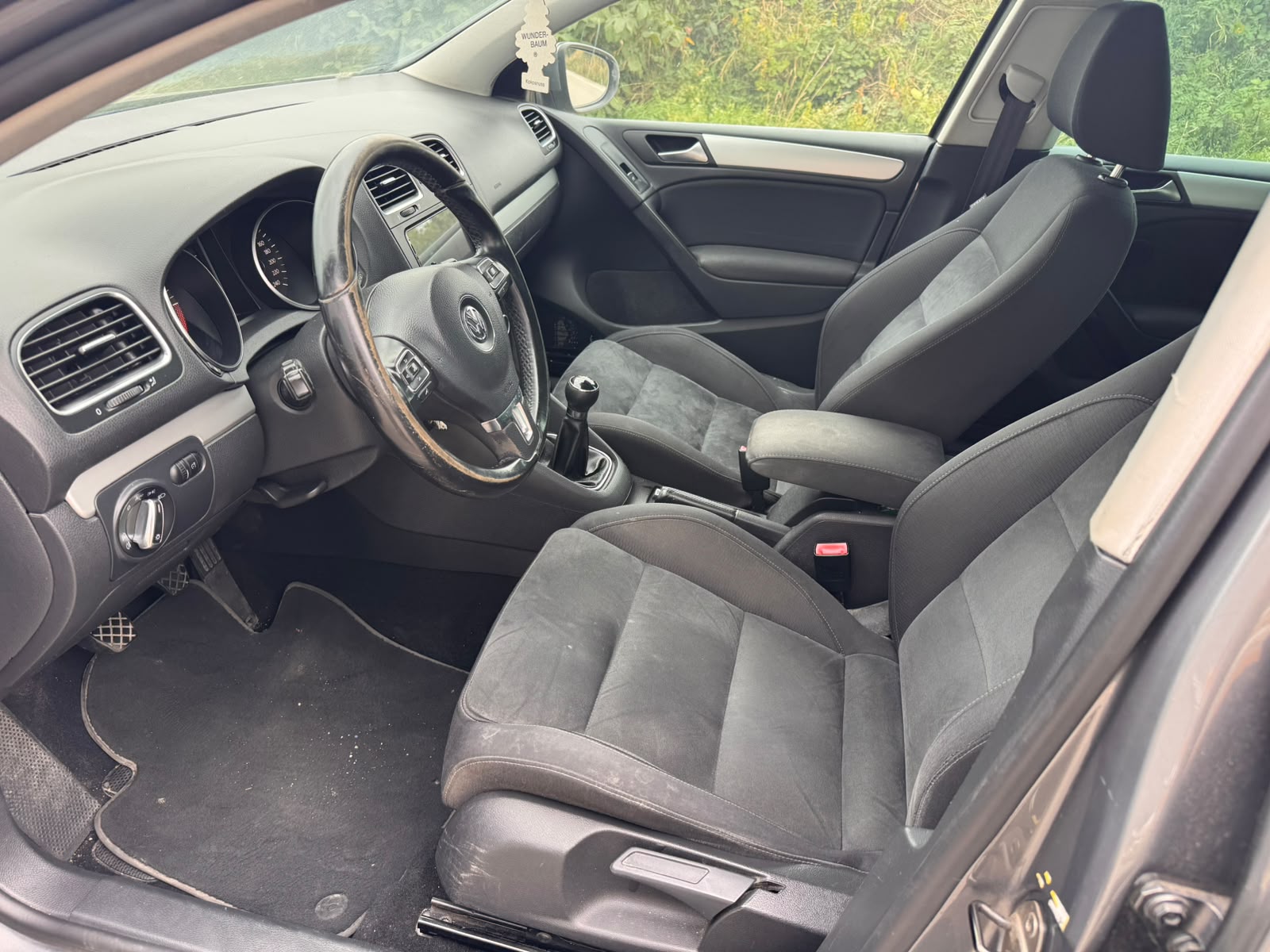 VW Golf 2.0 TDI Highline-image-19