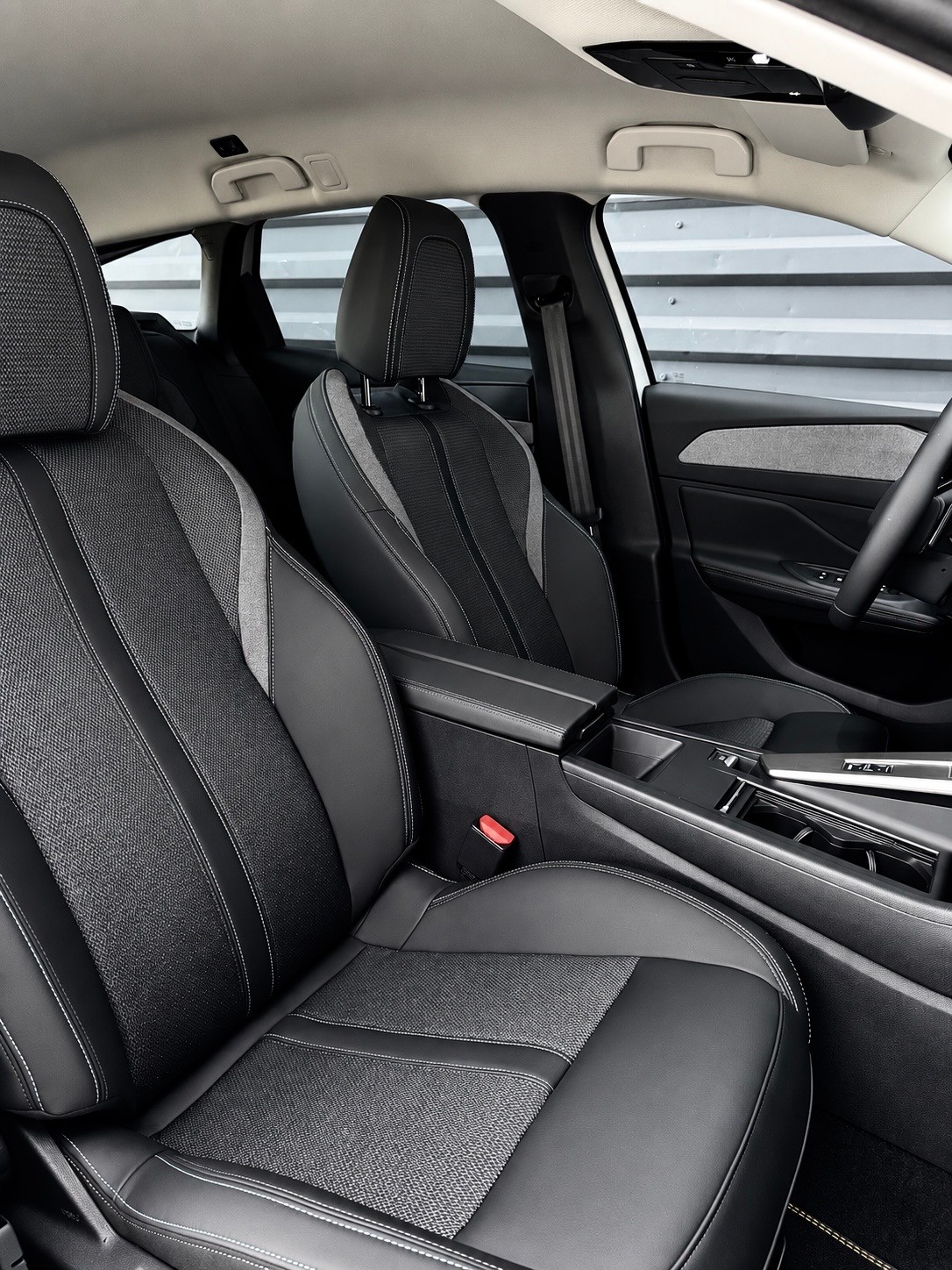 PEUGEOT 308 SW 1.5 BlueHDI Allure EAT8-image-9