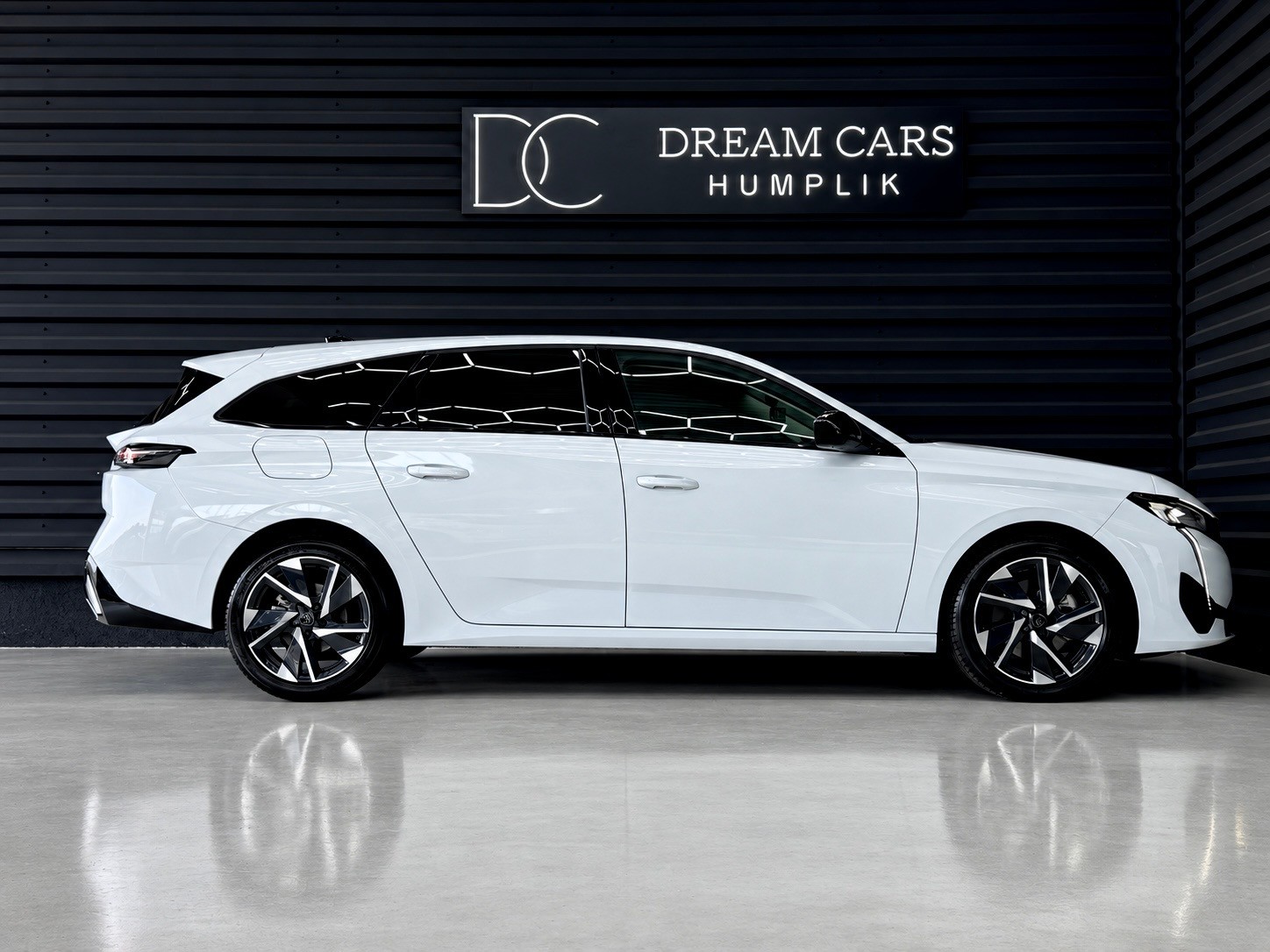 PEUGEOT 308 SW 1.5 BlueHDI Allure EAT8-image-8