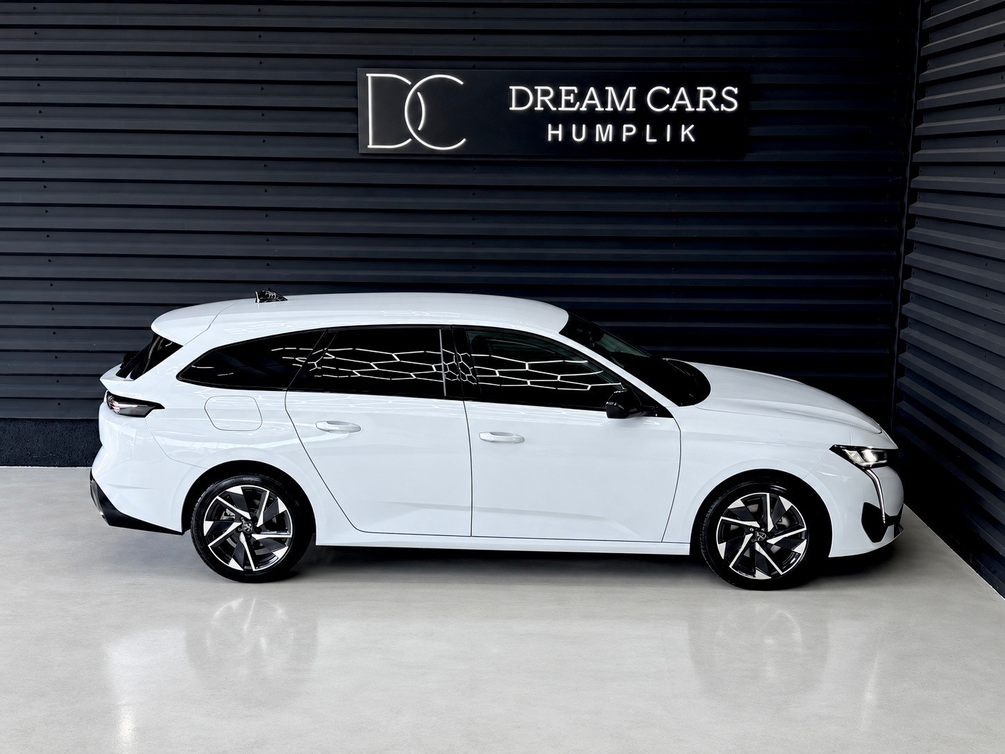 PEUGEOT 308 SW 1.5 BlueHDI Allure EAT8-image-7