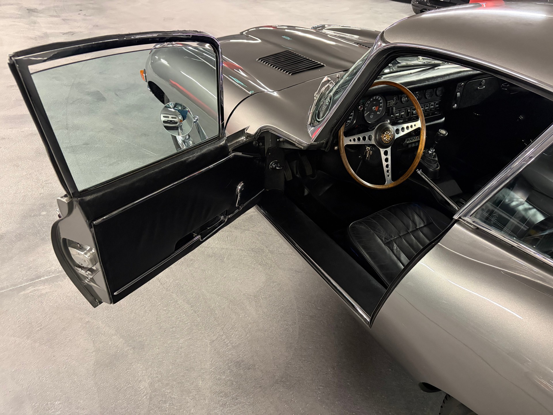 JAGUAR E 4.2 L Coupé Serie 2 Veteranfahrzeug-image-9