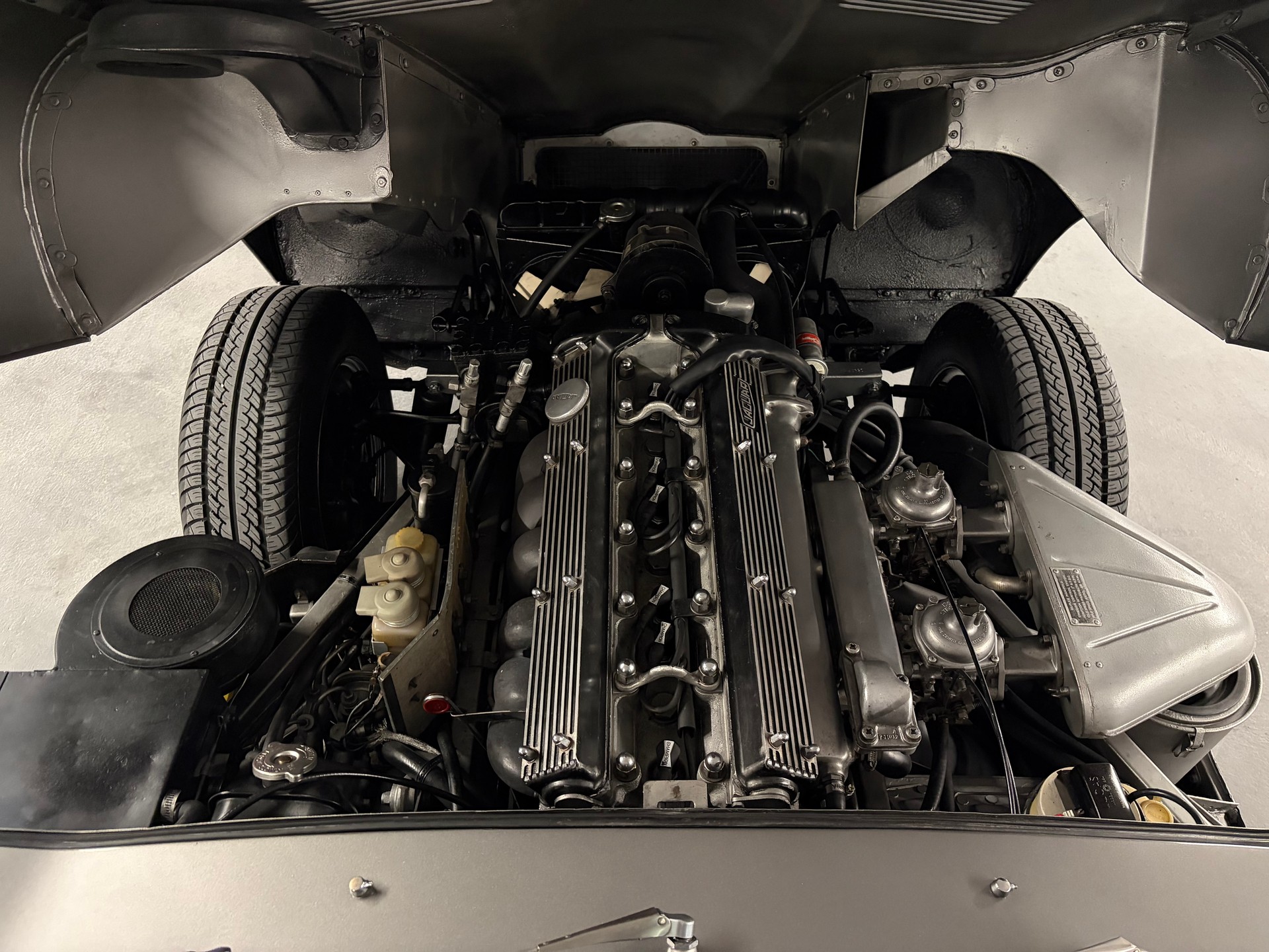 JAGUAR E 4.2 L Coupé Serie 2 Veteranfahrzeug-image-11