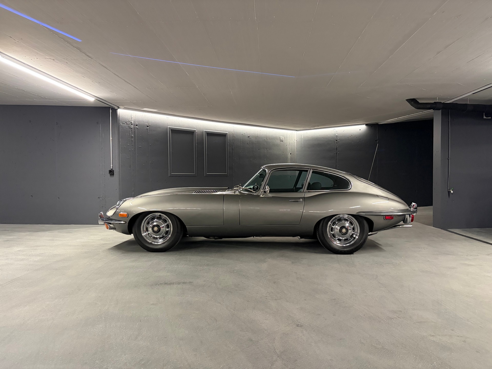 JAGUAR E 4.2 L Coupé Serie 2 Veteranfahrzeug-image-1