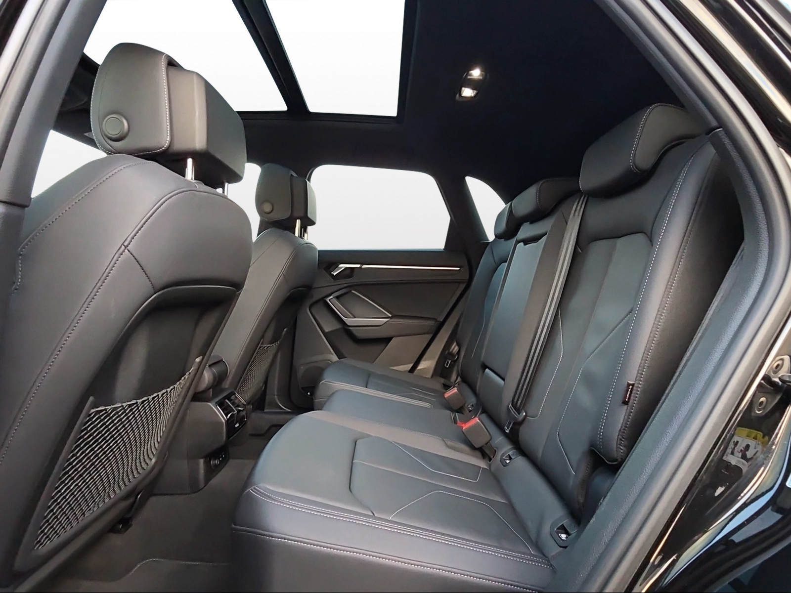 AUDI Q3 35 TFSI S line Attraction S-tronic-image-10