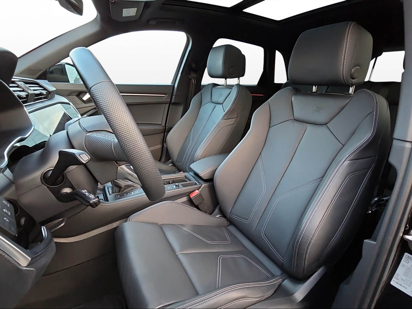 AUDI Q3 35 TFSI S line Attraction S-tronic-image-7
